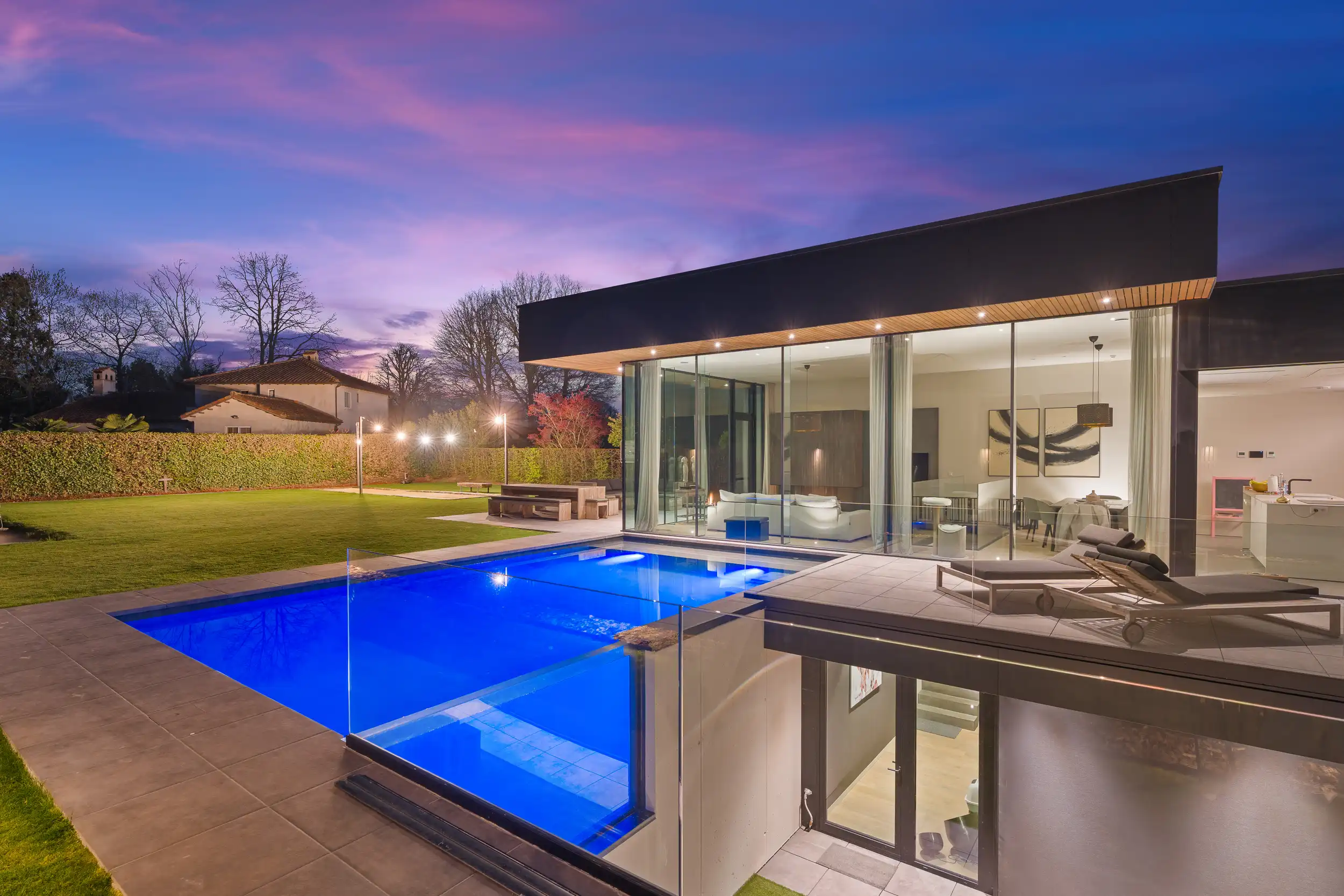 Designvilla in residentiële, doodlopende, woonwijk foto 35