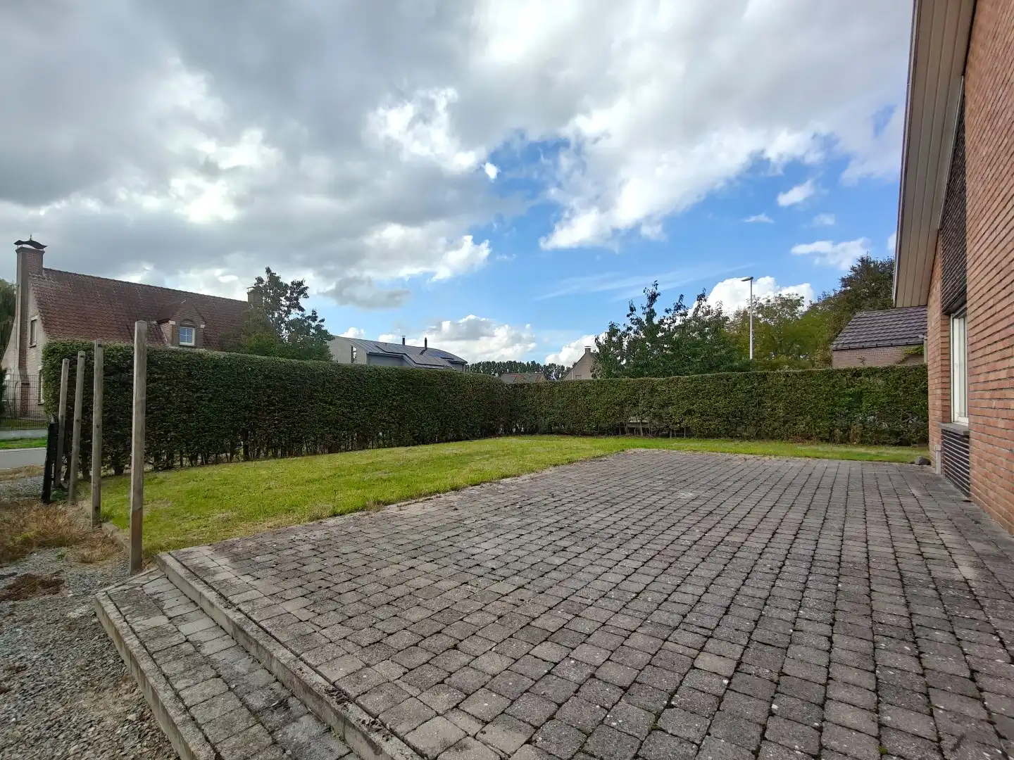 Ruime bungalow met tuin en 2 garages foto 15