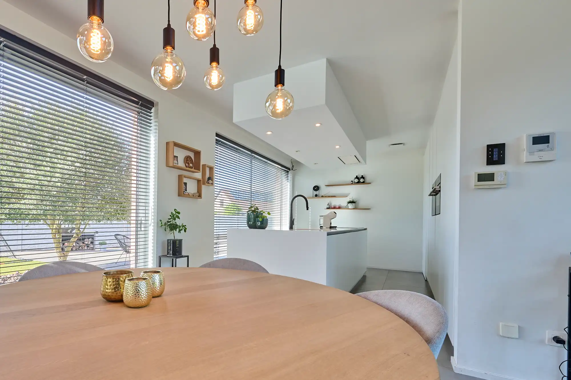 Recente villa op breed perceel prachtig zicht foto 5