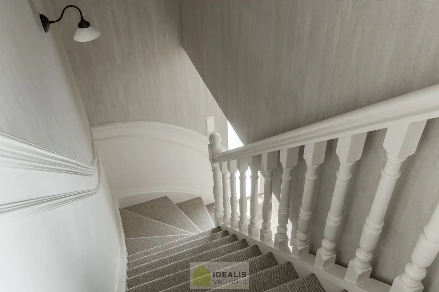 INSTAPKLARE HANDELSRUIMTE VAN MAAR LIEFST +- 410M² MET RIANTE WONING OP SCHITTERENDE COMMERCIËLE ZICHTLOCATIE!! foto 41