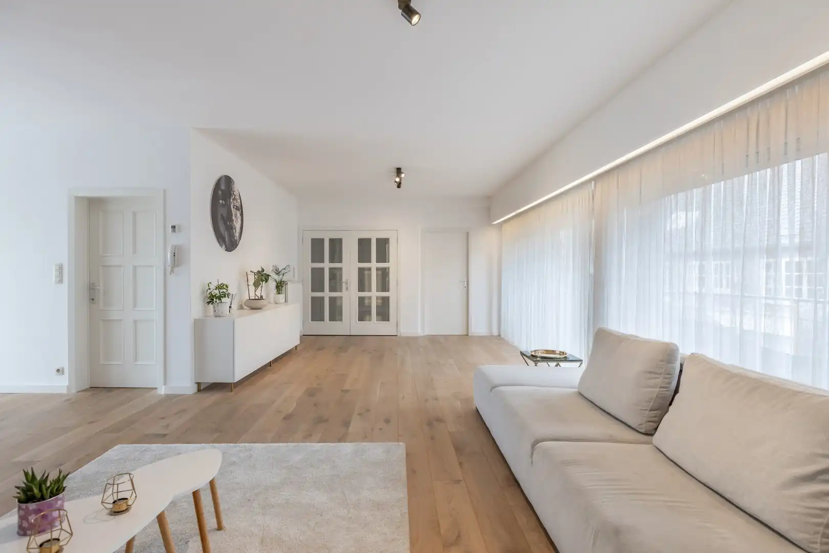 Modern en comfortabel gerenoveerd appartement op de eerste verdieping in het centrum van Neeroeteren foto 8