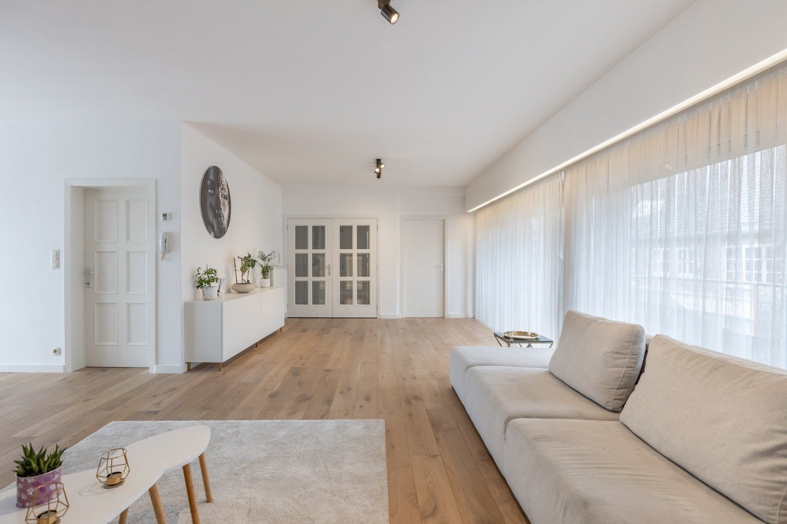 Modern en comfortabel gerenoveerd appartement op de eerste verdieping in het centrum van Neeroeteren foto 8