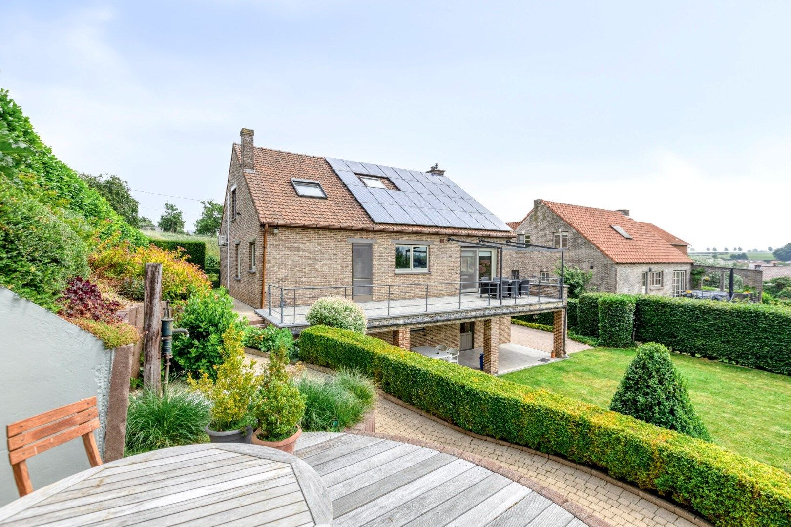 Instapklare woning met prachtig aangelegde tuin foto 29