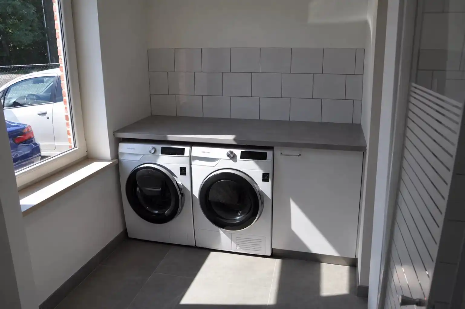 VERRASSEND RUIMEWONING MET 3 SLPK'S  MET ZONNEPANELEN OP CENTRALE LIGGING IN LUMMEN foto 10