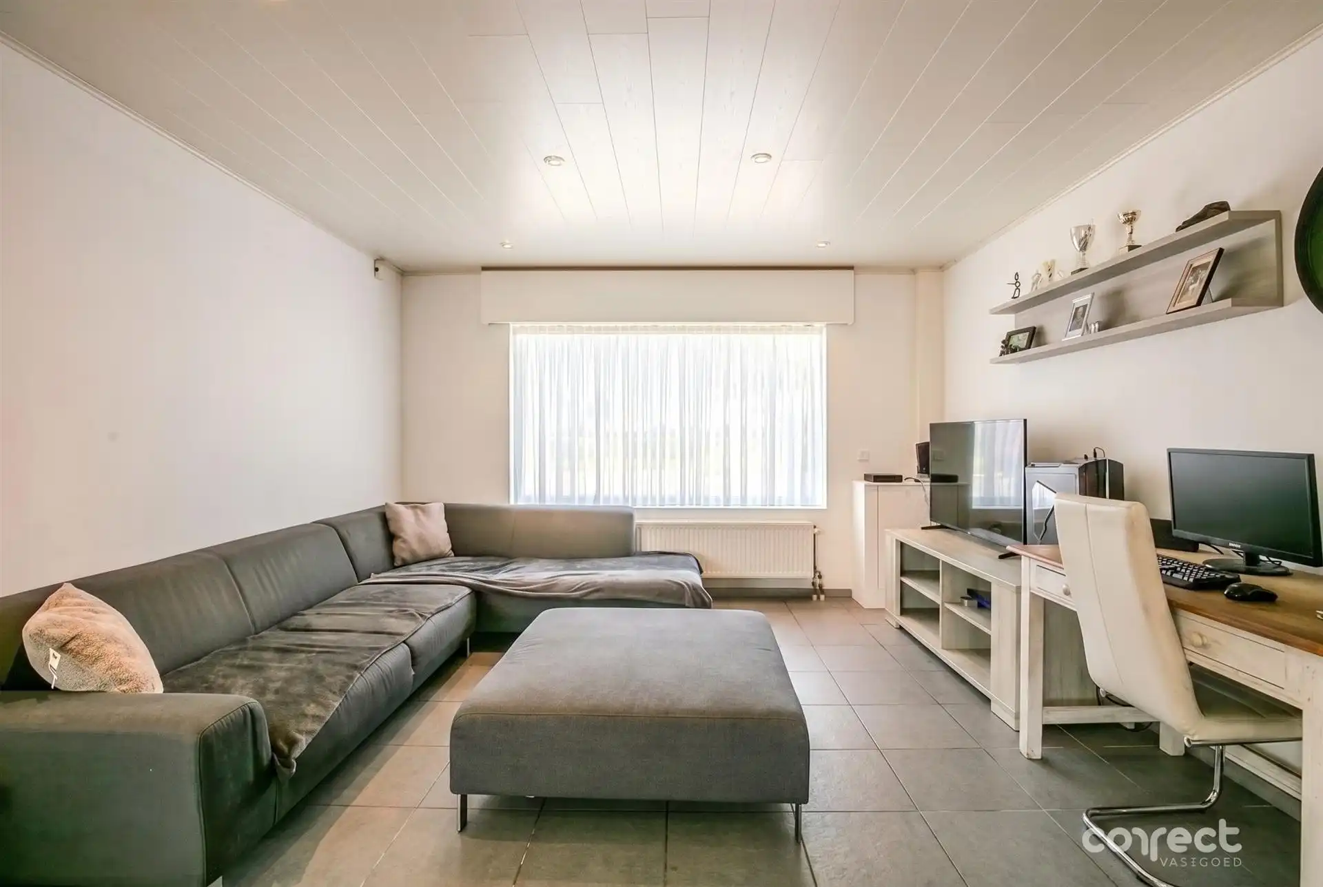 Ruime woning met zuid-gerichte tuin. foto 2