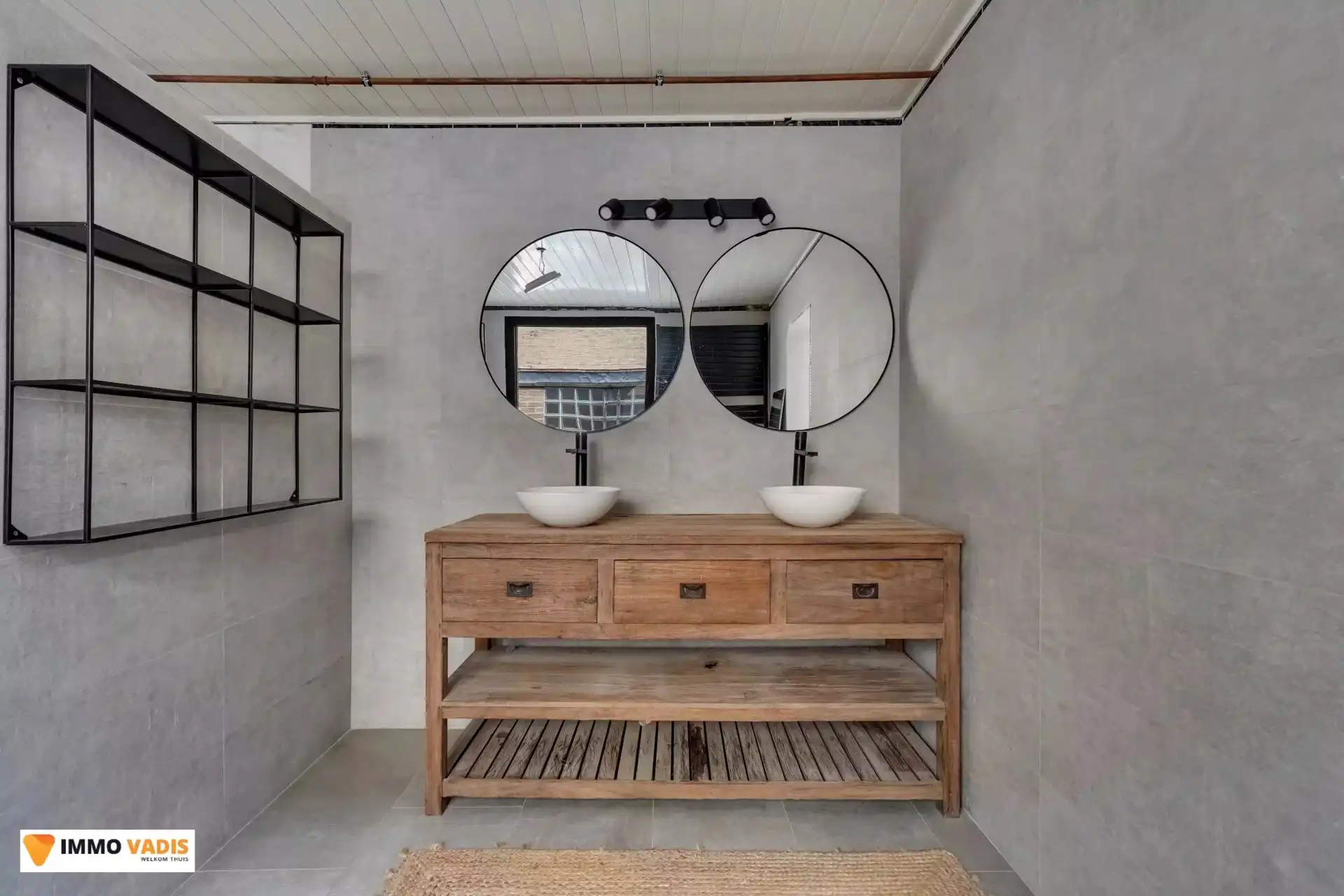 Goed gelegen, gerenoveerde en instapklare woning foto 7