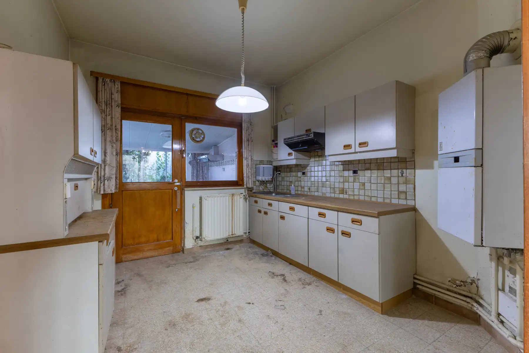 WACHTLIJST - LISTE D'ATTENTE Te renoveren woning met 3 slaapkamers en garage foto 9