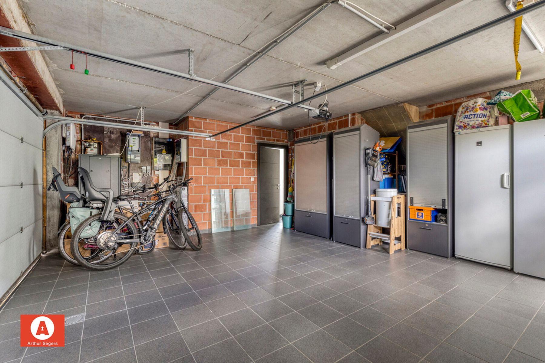 Ruime energiezuinige villa met 5 slaapkamers op toplocatie! foto 9