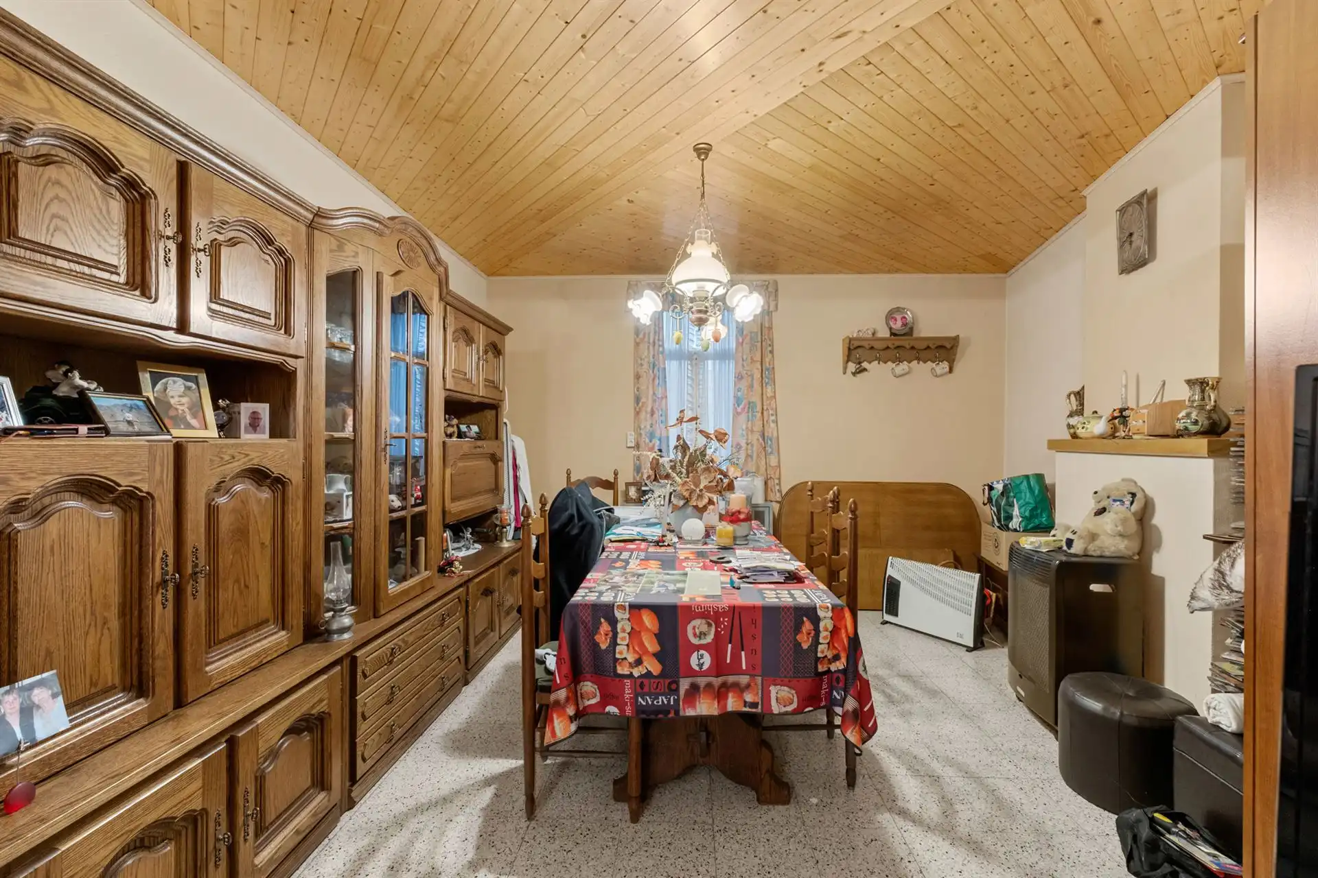 FEESTZAAL met bijhorende woning! foto 11