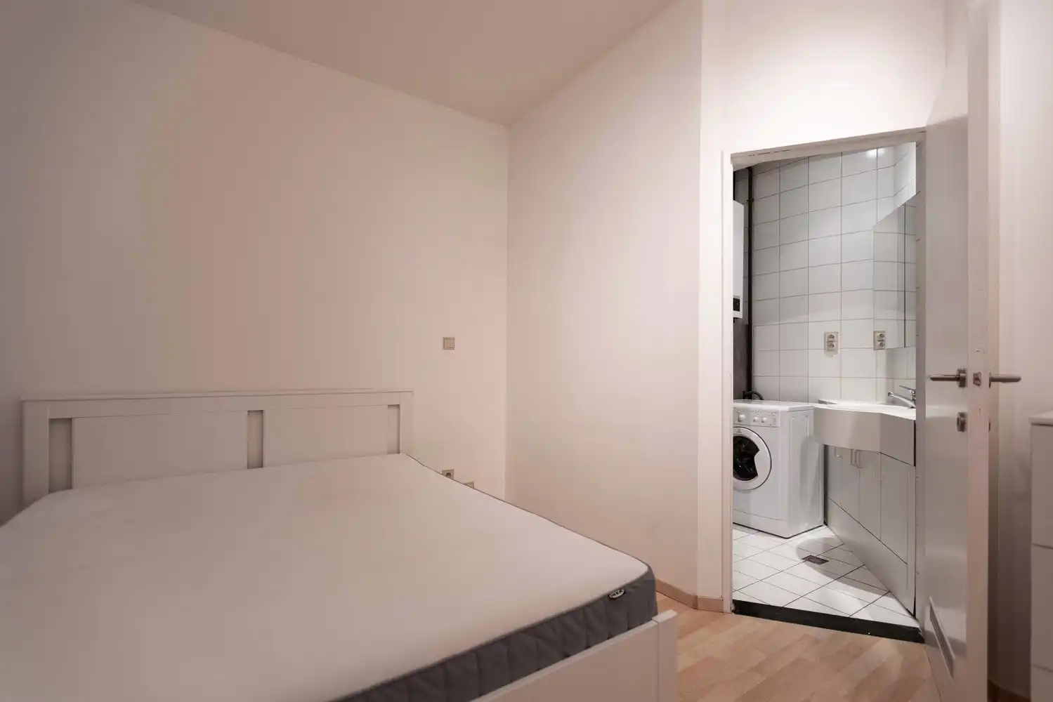 Rustig bemeubeld 1 slaapkamer appartement in het hart van Antwerpen. foto 14