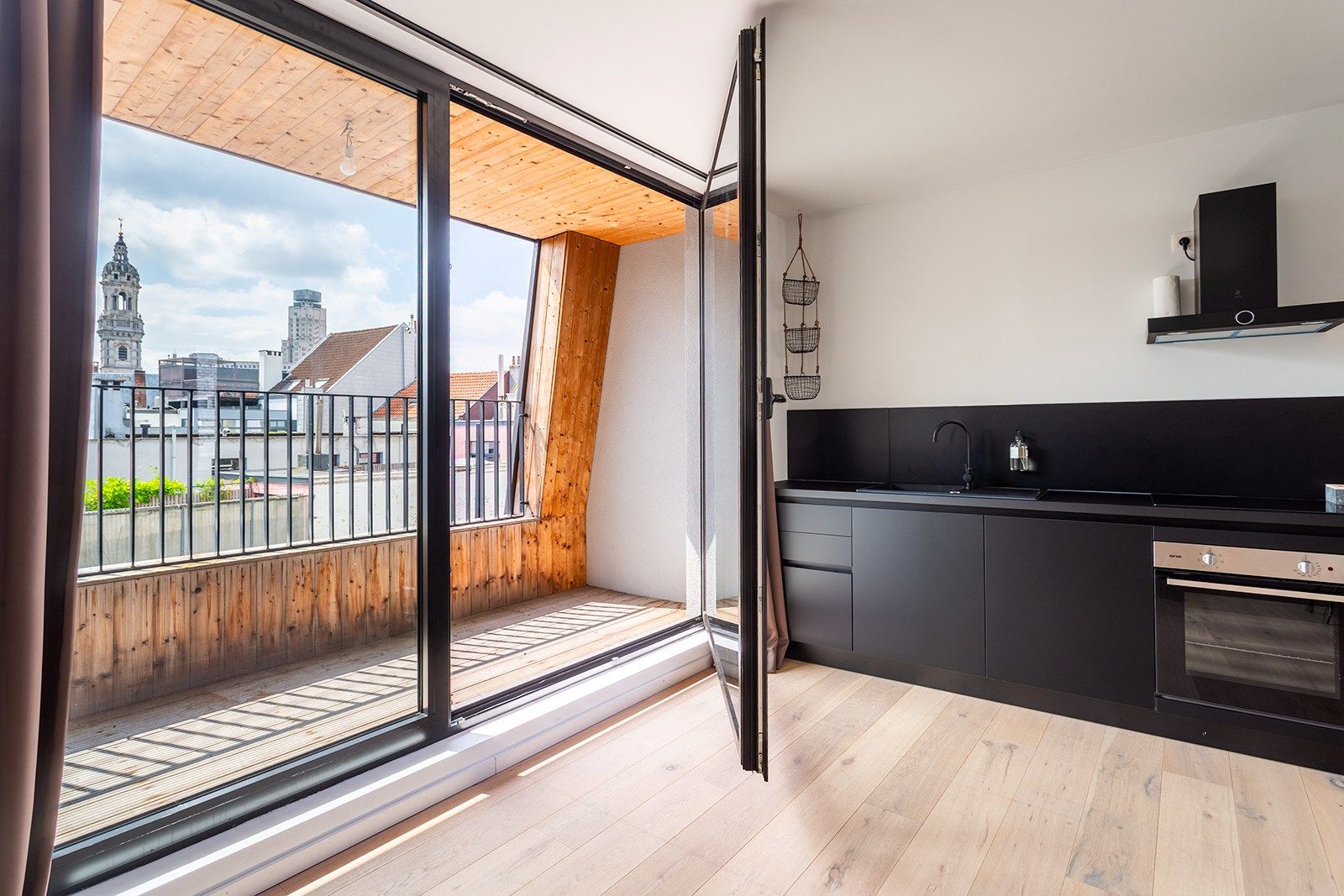 Lichtrijk nieuwbouwappartement in hartje Antwerpen foto 6