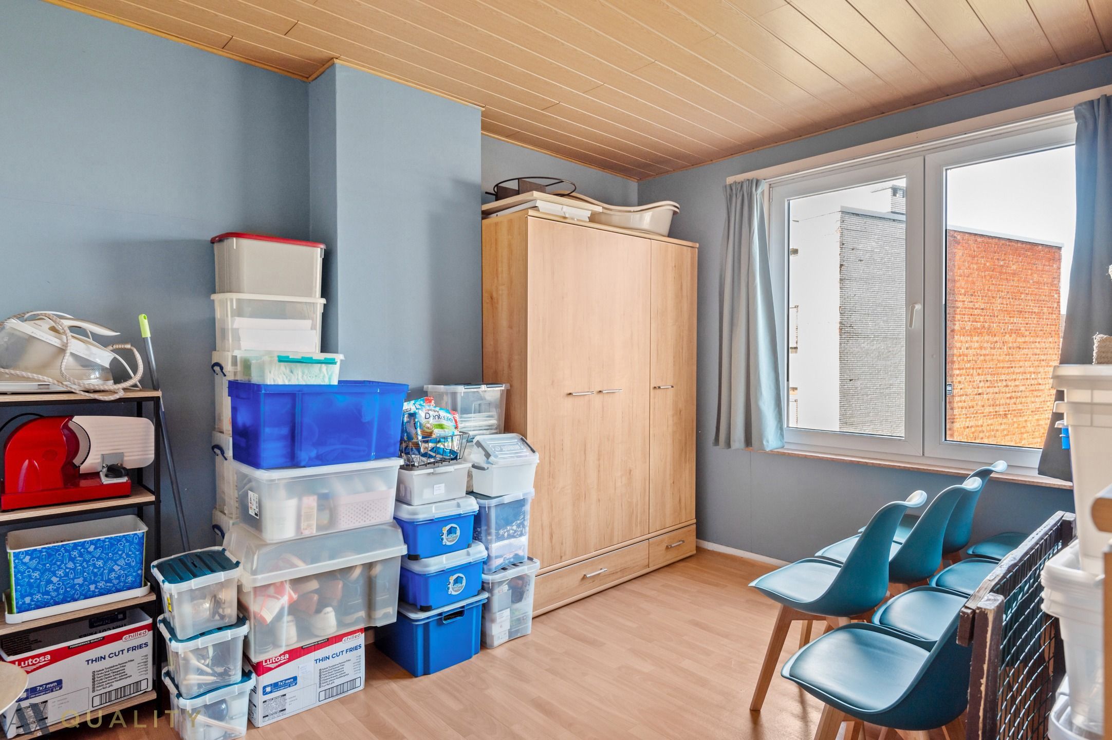Half-open woning met 3 slpk., oprit, gar., tuin en polyvalente zolderruimte foto 14