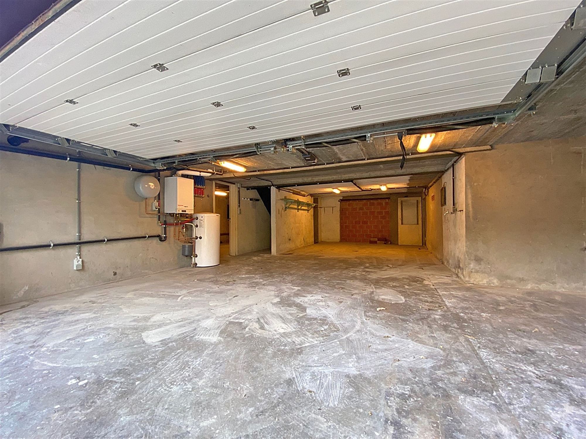Ruime VERNIEUWDE HALFOPEN BEBOUWING met 4 SLAAPKAMERS ... foto 18