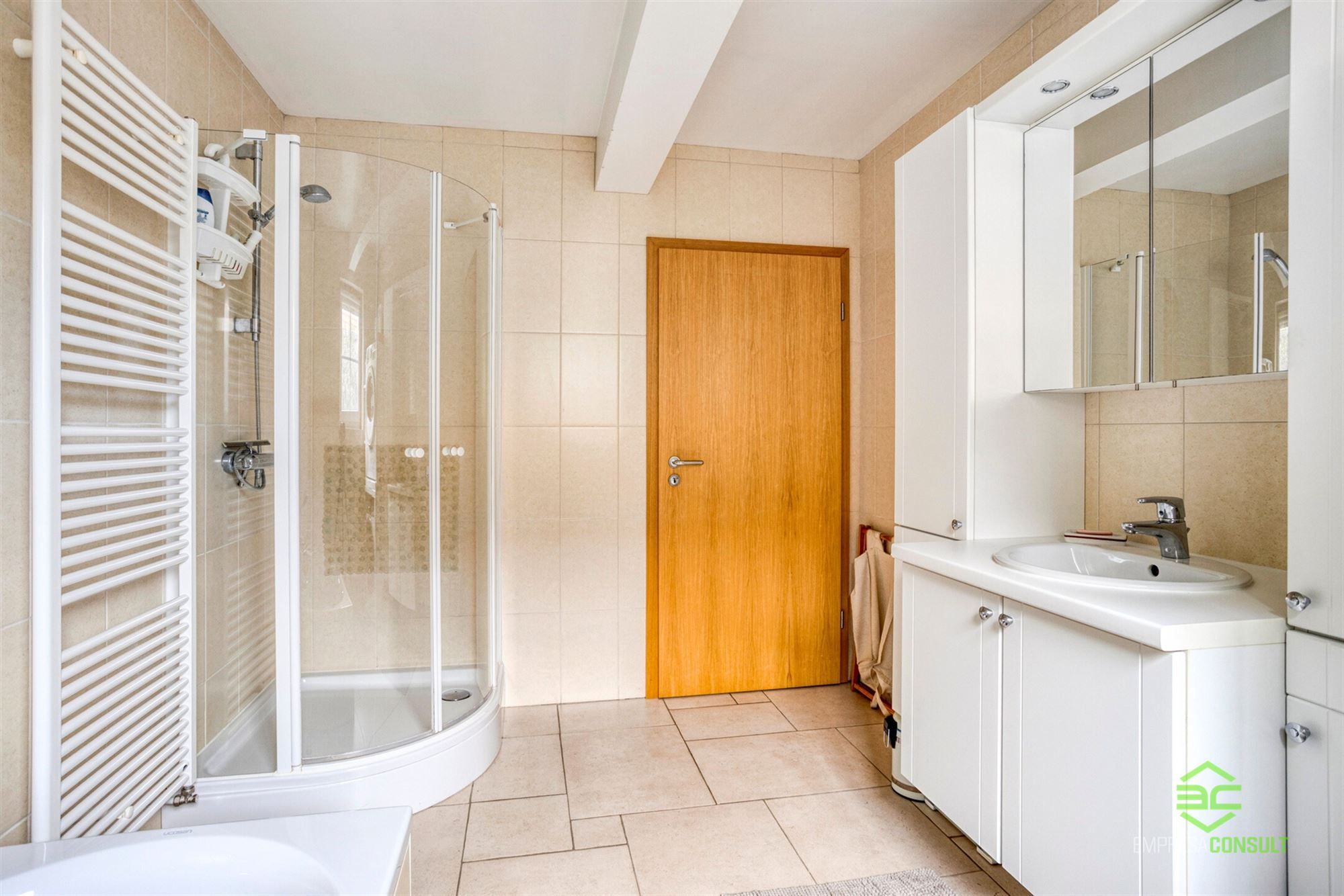 Ruime, energiezuinige woning met 5slpk en 3 badk te Hoeleden! foto 17