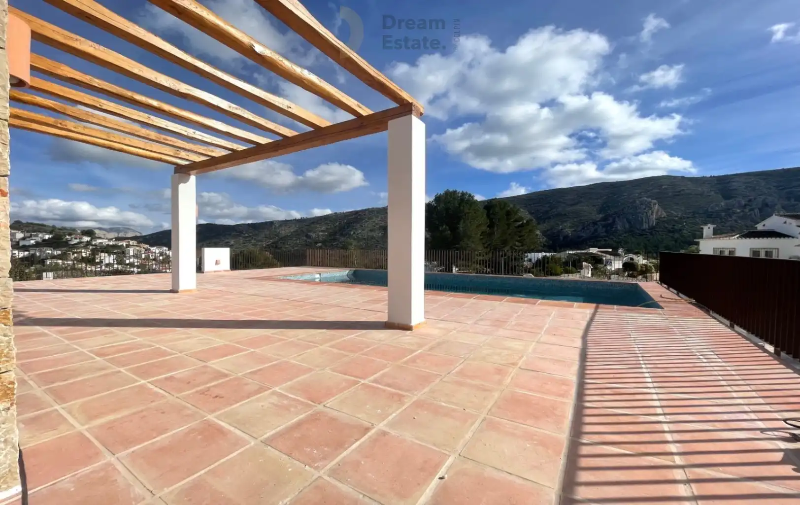 Luxe Ibiza-Style Villa met Panoramisch Bergzicht foto 12