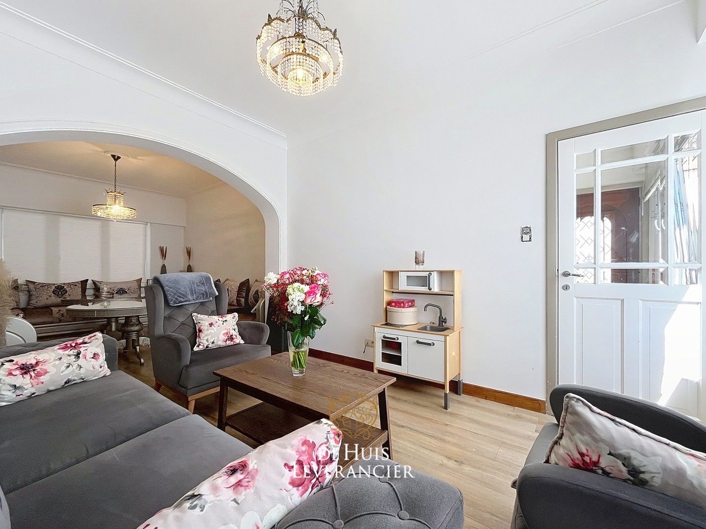 Prachtige, gerenoveerde woning met tuin en garage op toplocatie te koop in Mortsel! foto 16