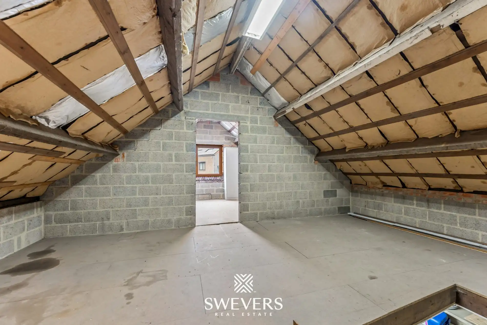 Instapklaar handelspand met woonst en tuin in Herk-de-Stad foto 24