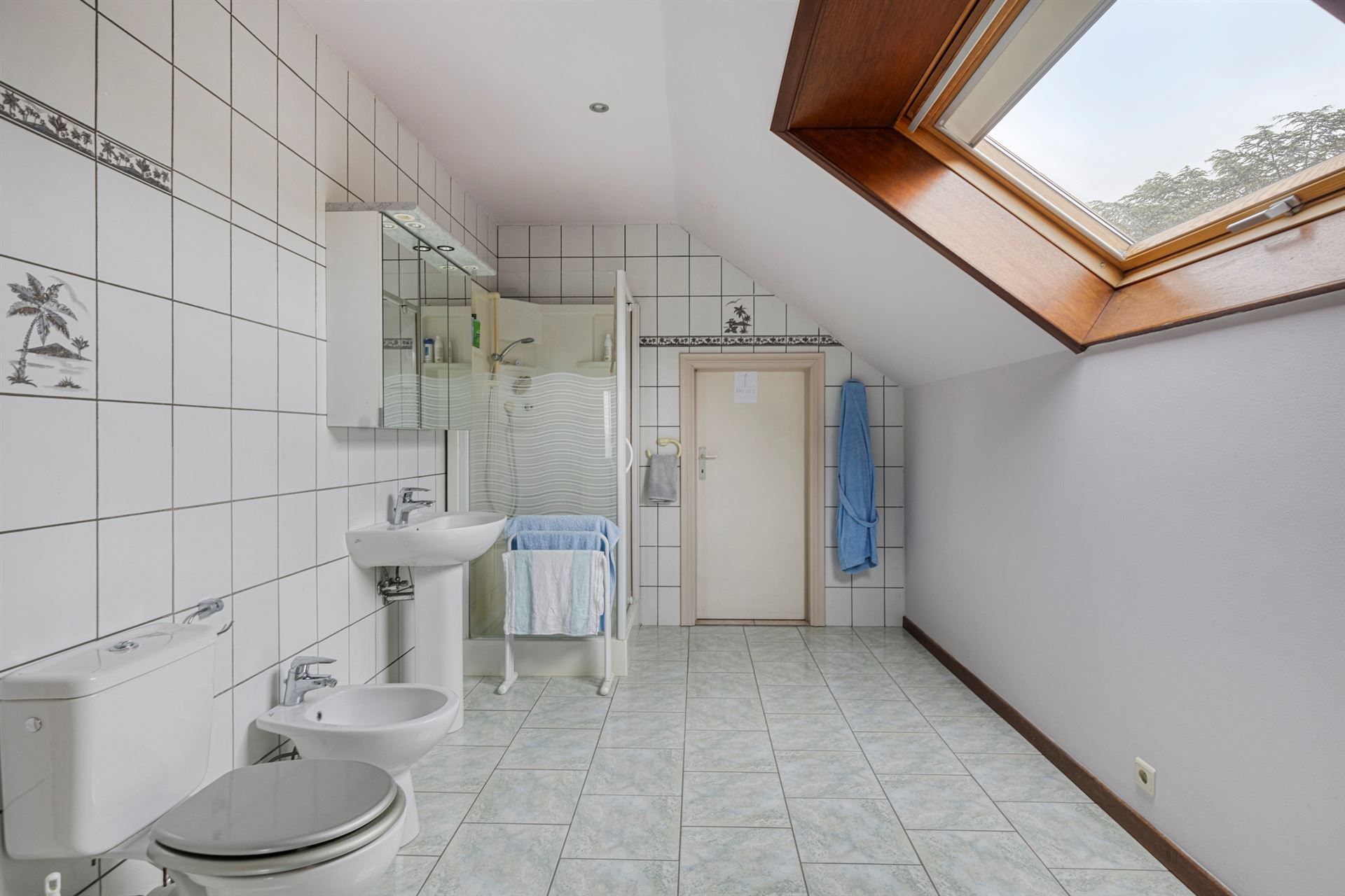 Klassieke & perfect onderhouden villa met veel ruimte op goede locatie foto 23