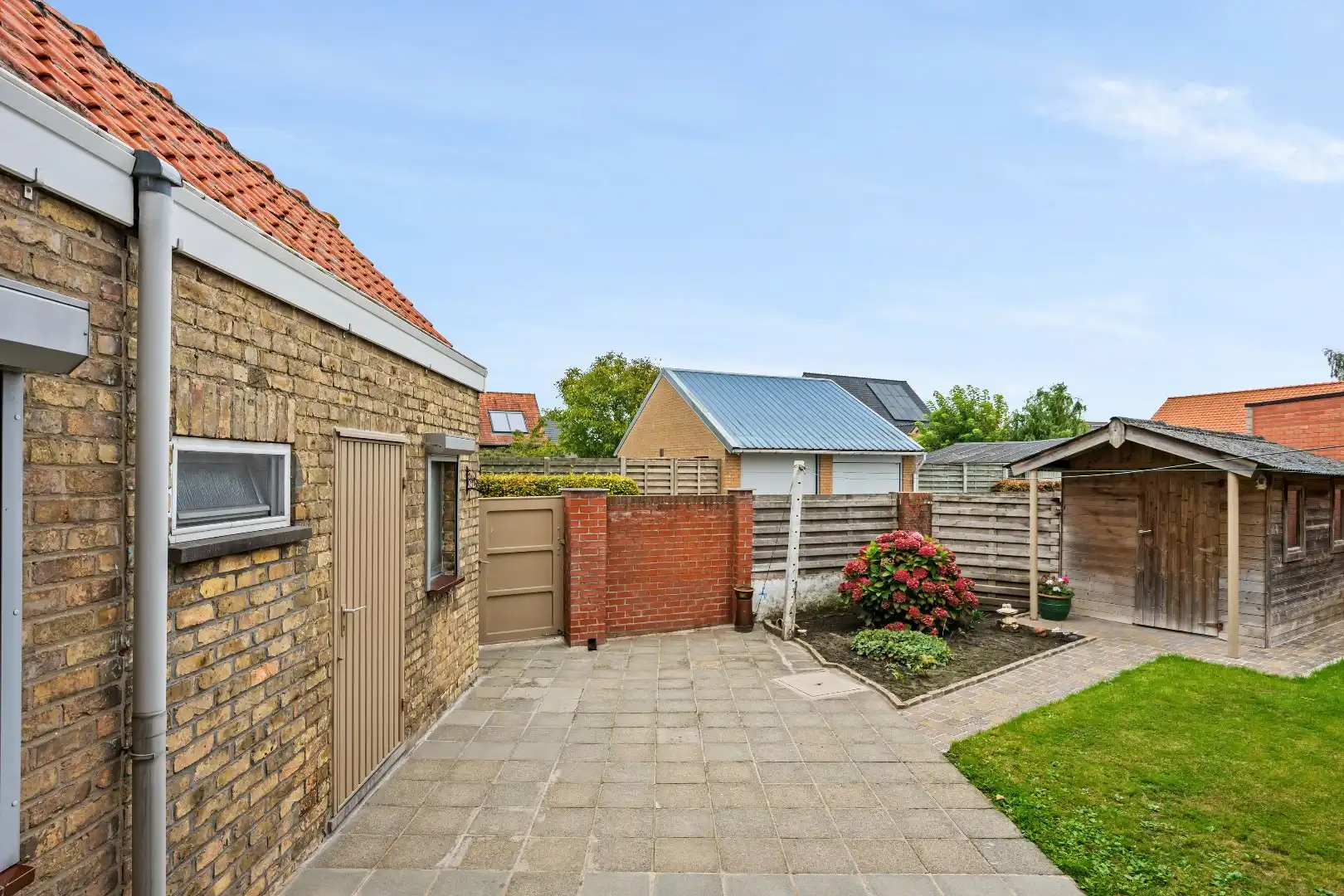 Op te frissen woning met 3 slaapkamers, garage en tuin. foto 21