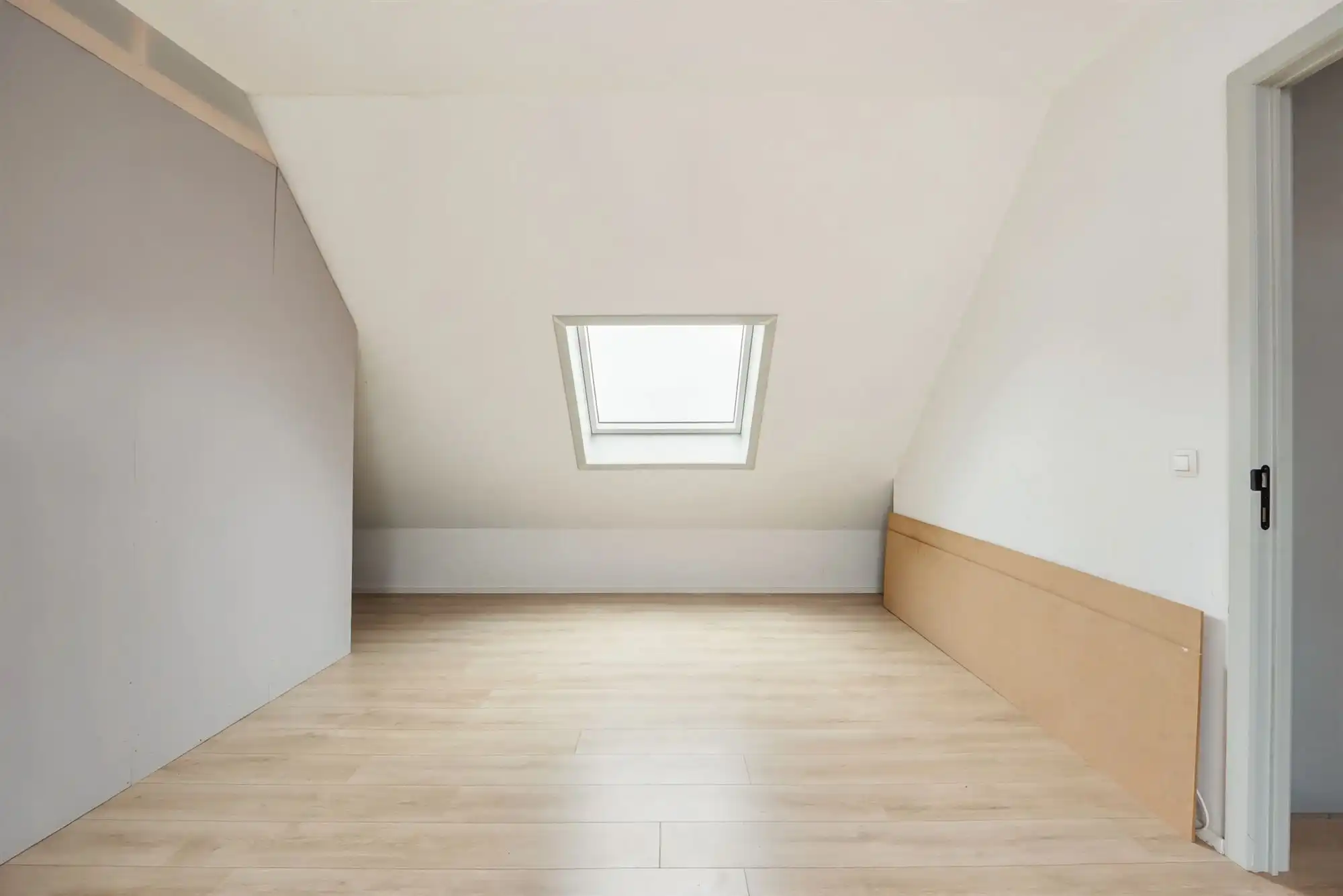 Ruime, instapklare woning met 5 slaapkamers en 2 badkamers  foto 29