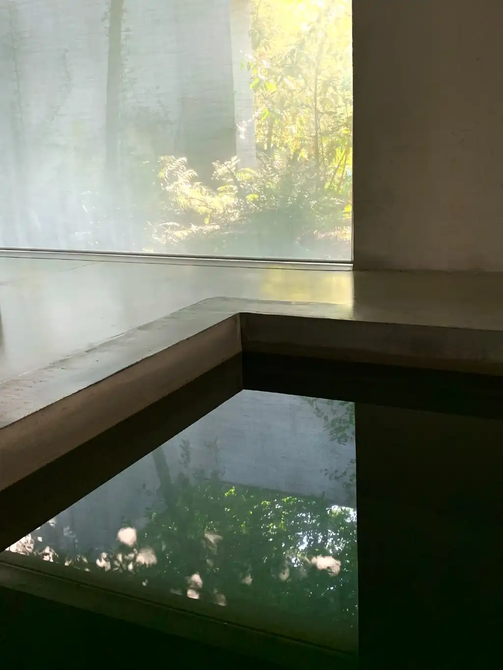 Architecturale laagbouwvilla met binnenzwembad en unieke beleving met het omliggende landschap. foto 21