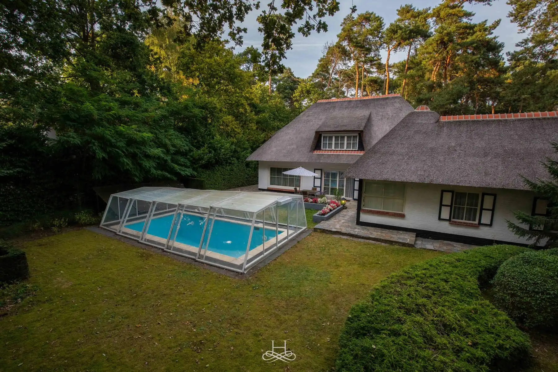 Karaktervolle villa op een zeer ruim en groen perceel foto 27