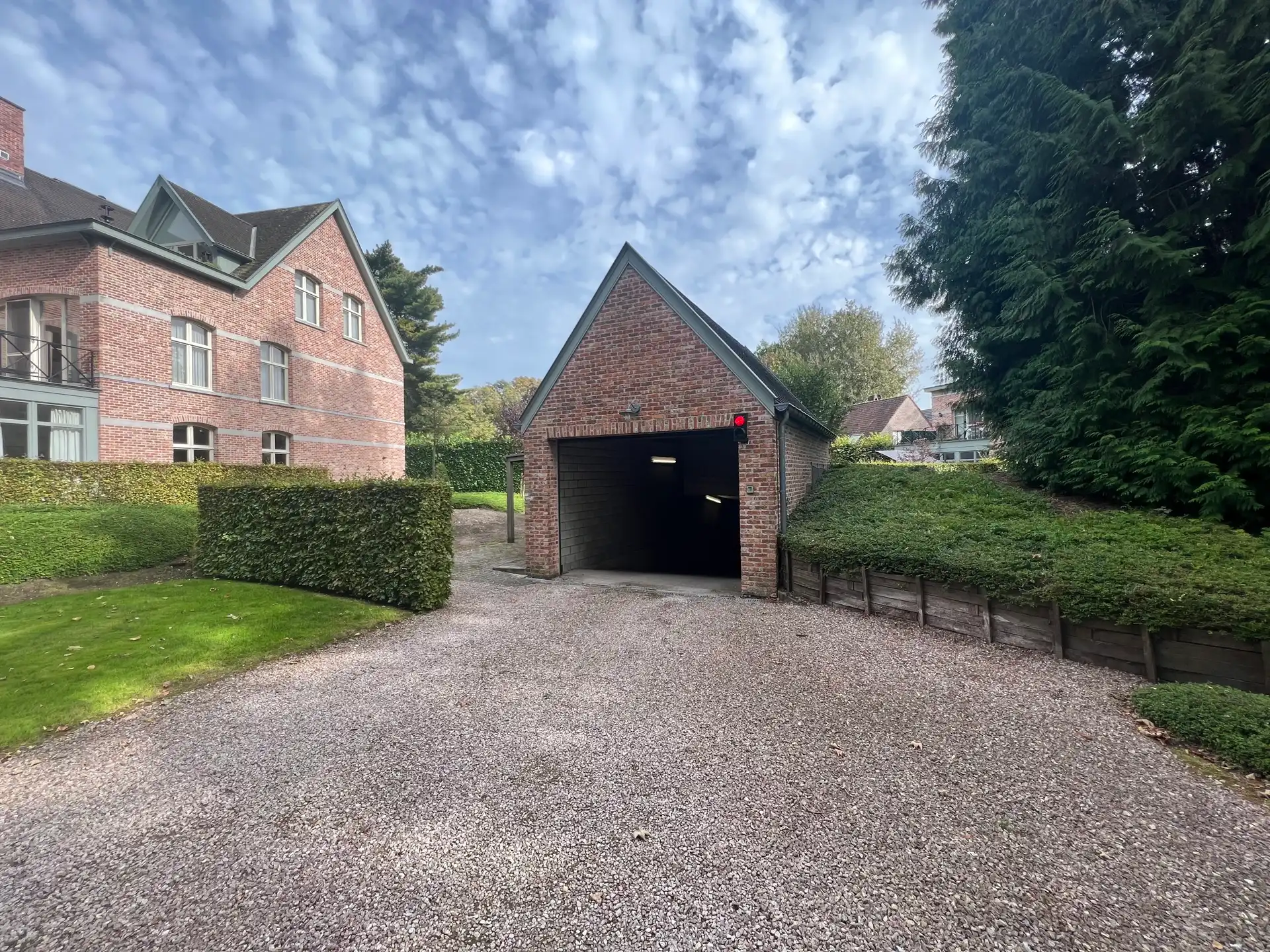 Rustig gelegen appartement met terras en groen uitzicht foto 20