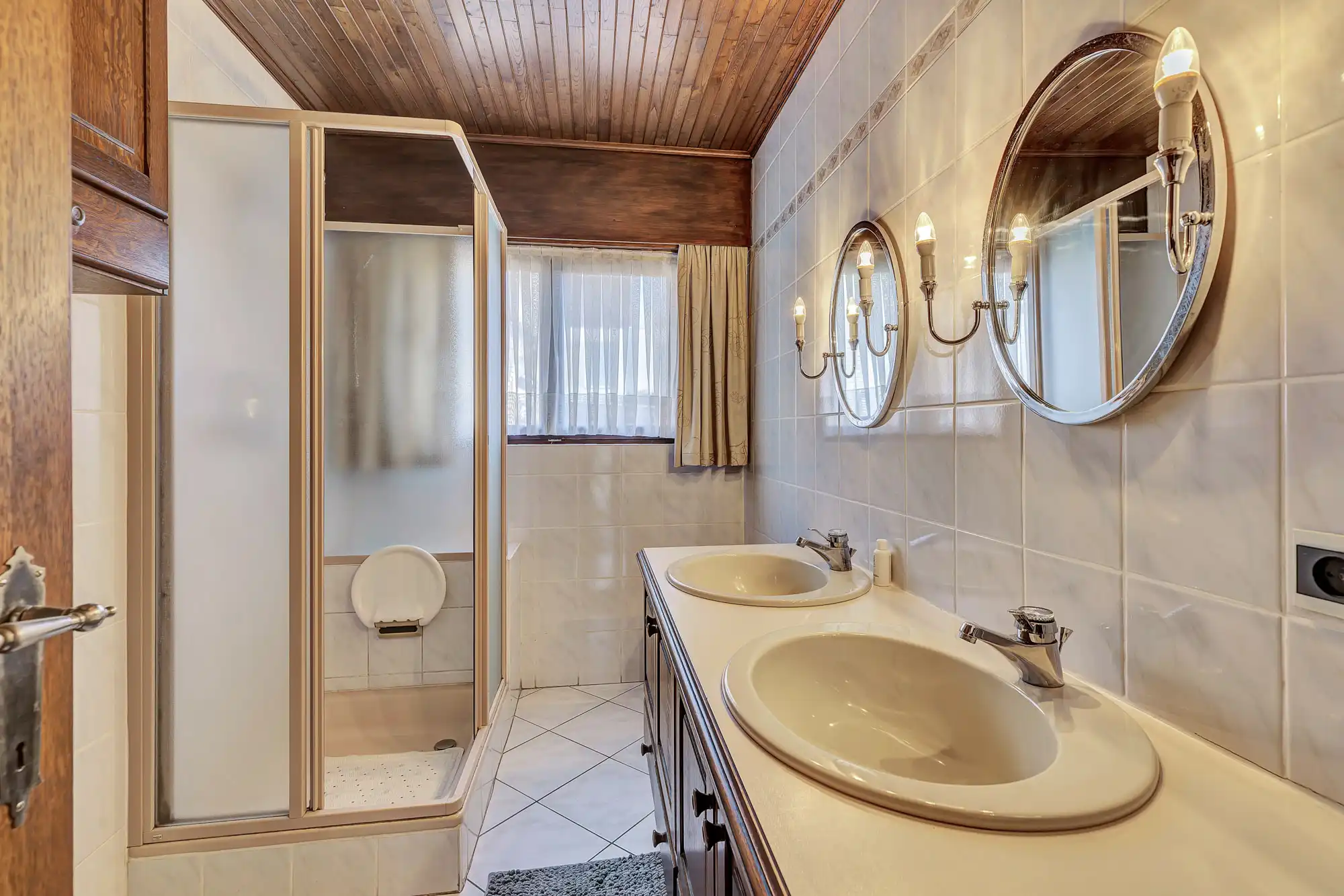 Ruime bungalow met 3 slaapkamers op perceel van 907 m² foto 10