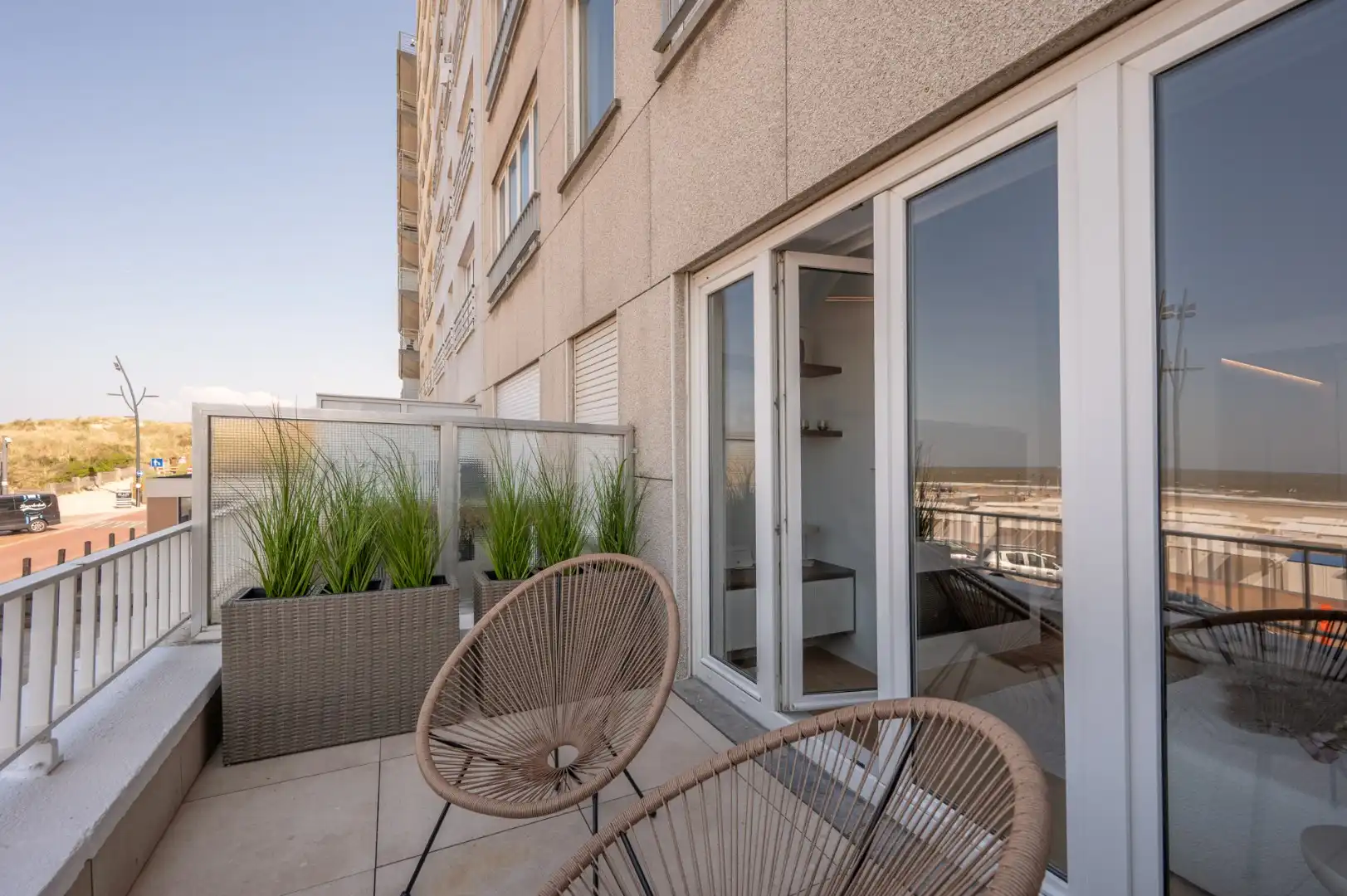 Volledig gerenoveerd appartement met FRONTAAL ZEEZICHT foto 24