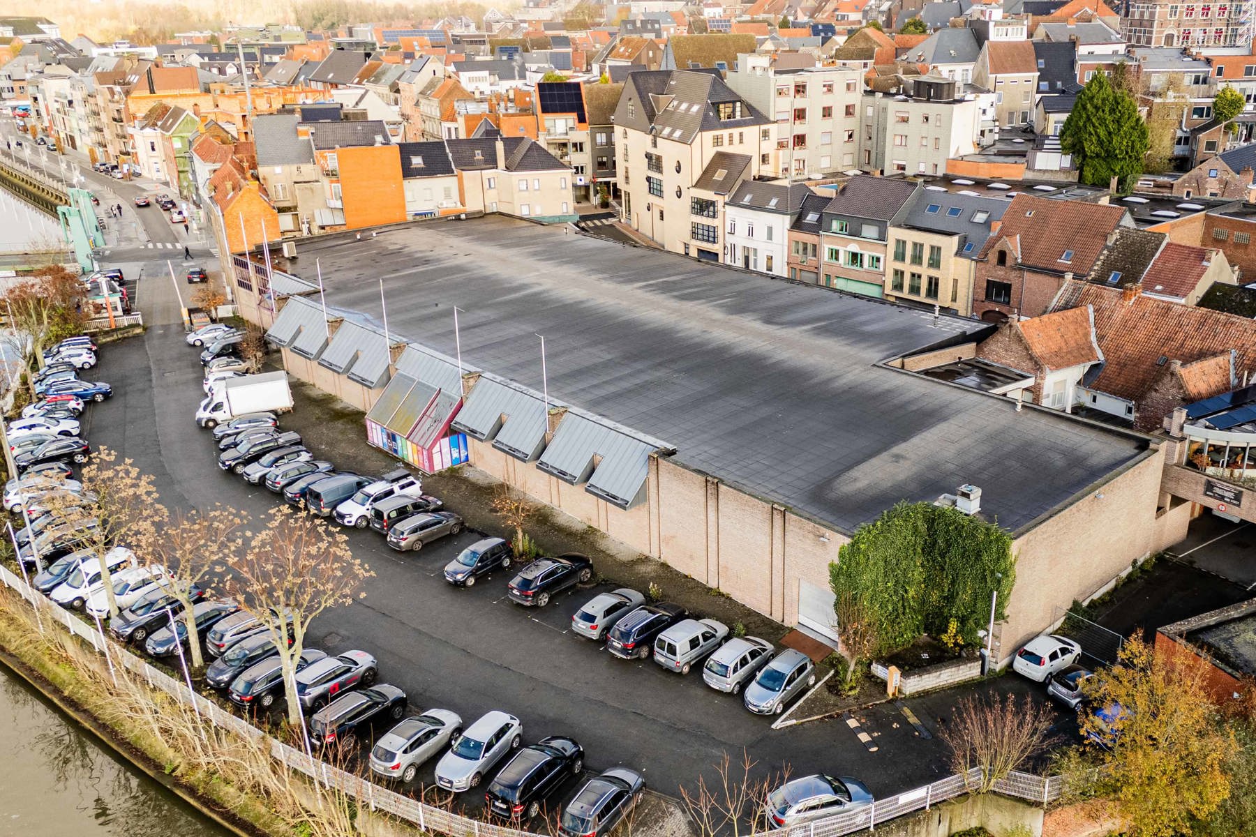 Polyvalent handelspand/kantoren pand op topligging foto 4