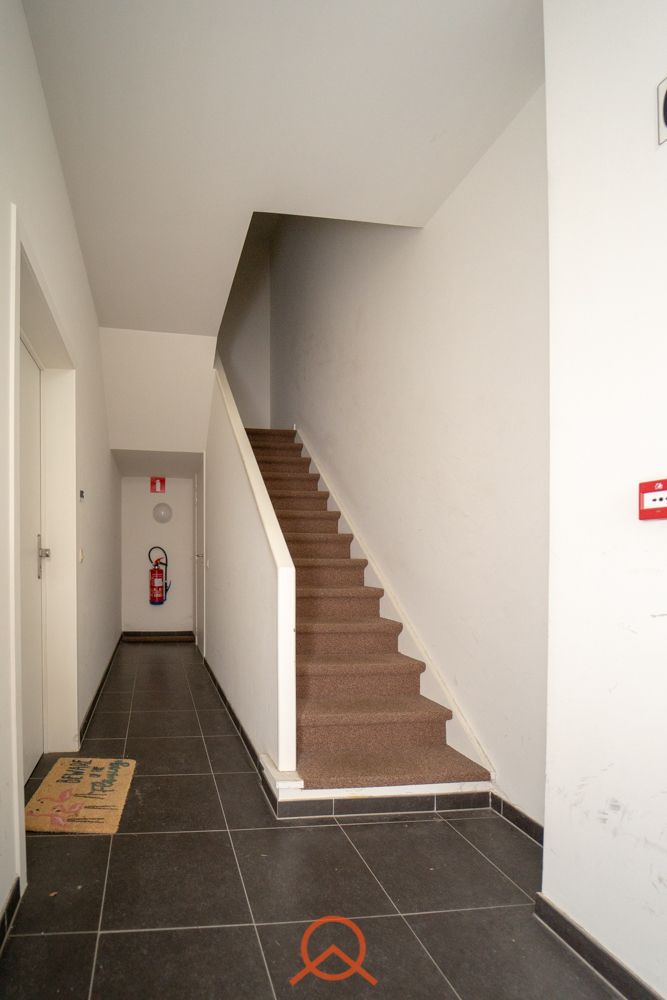 Recent 2 slaapkamer appartement met terras bij Sint-Pietersstation foto 20