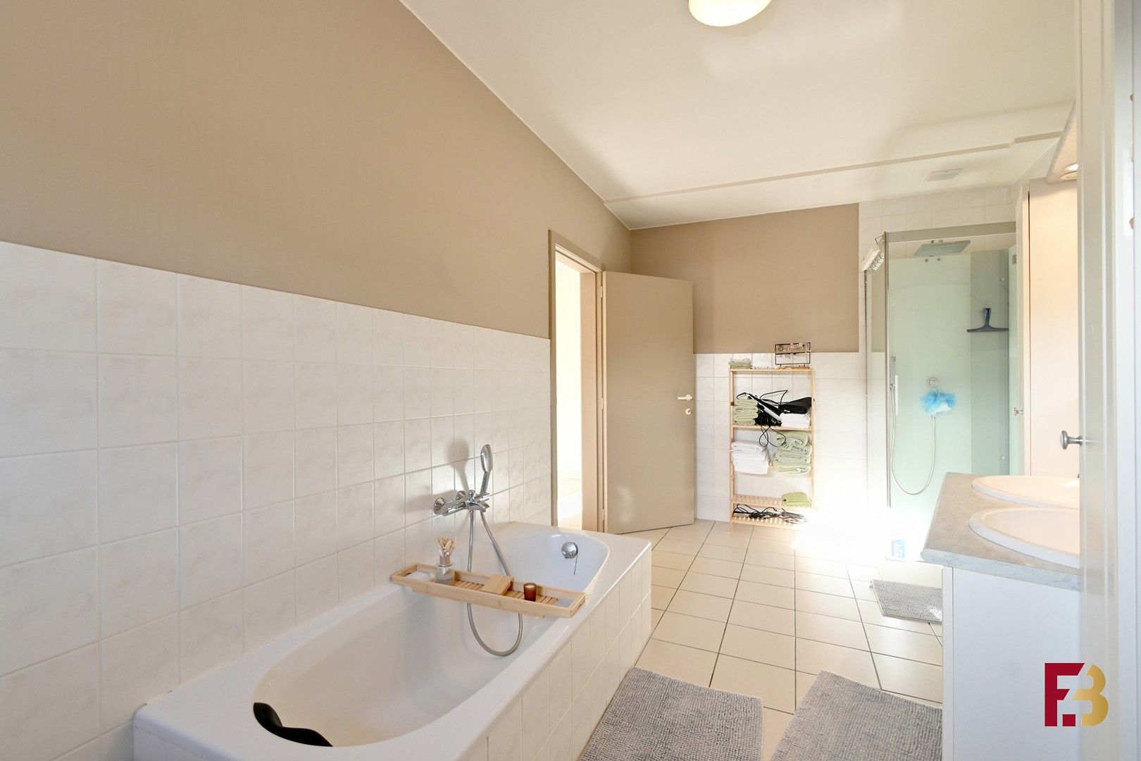 Gezellige gezinswoning met tuin in Landskouter foto 9