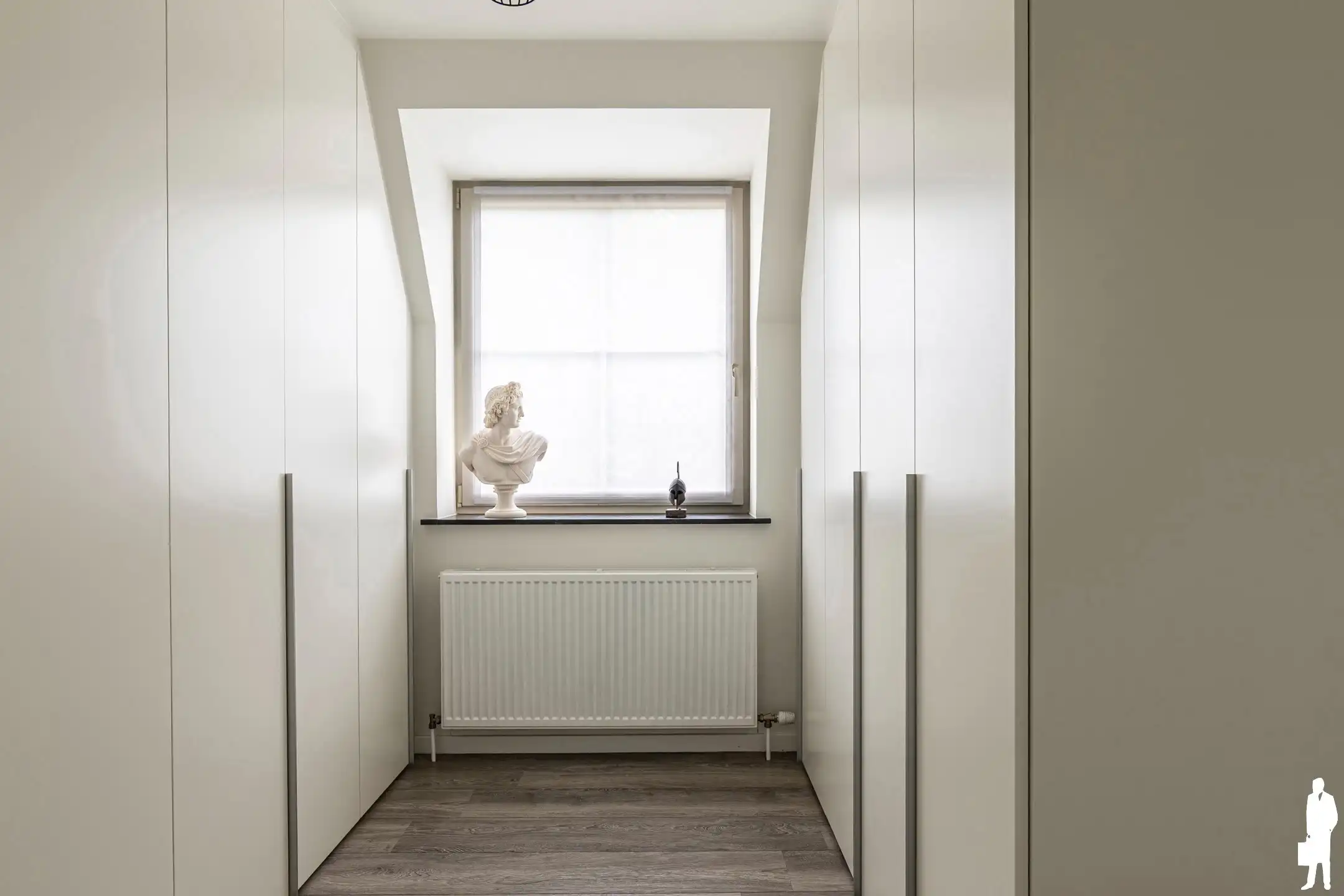 Ruime halfopen gezinswoning met 5 slaapkamers en zwemvijver foto 13