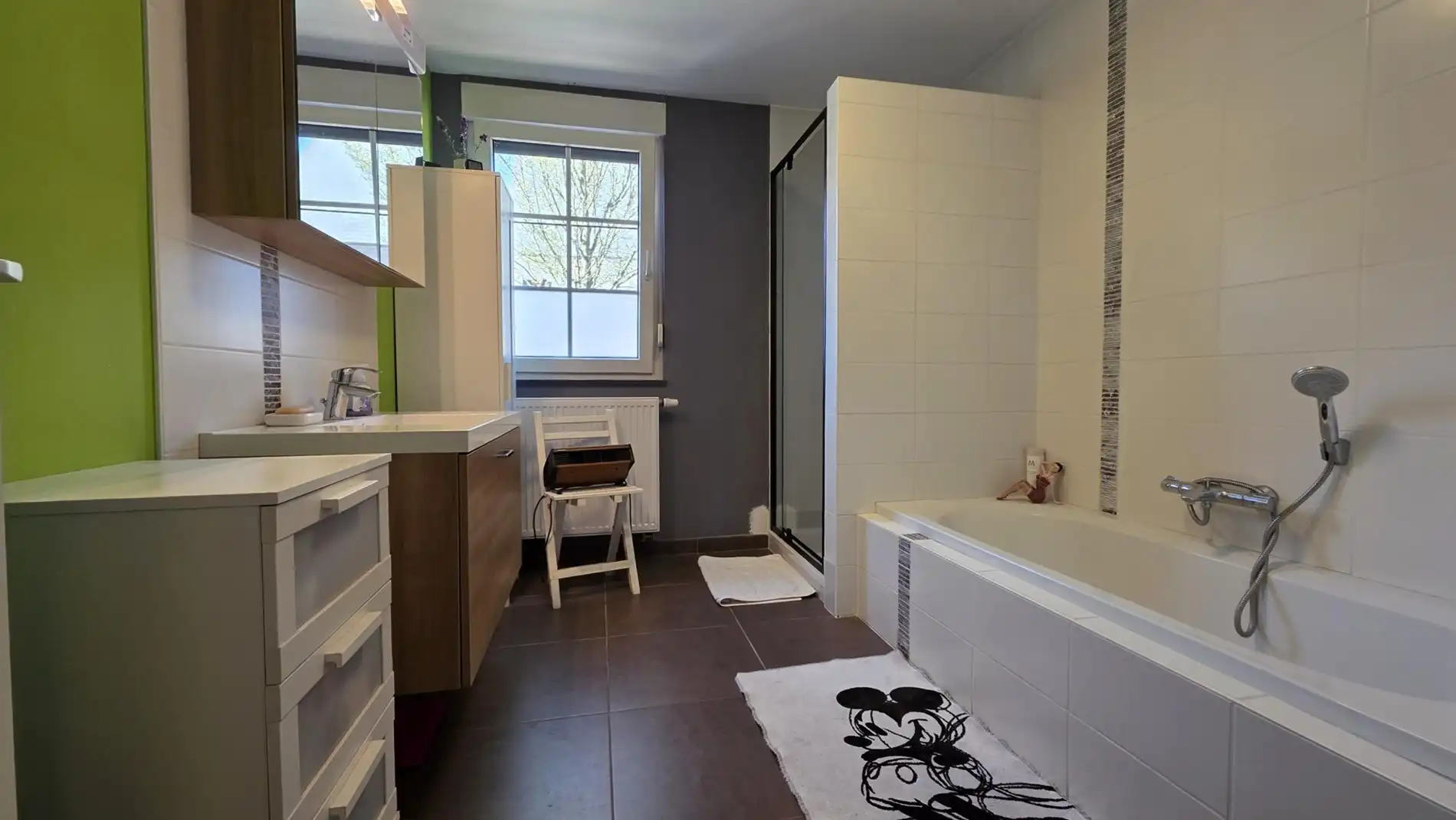 Instapklaar en stijlvol gelijkvloers appartement met privatief terras foto 10