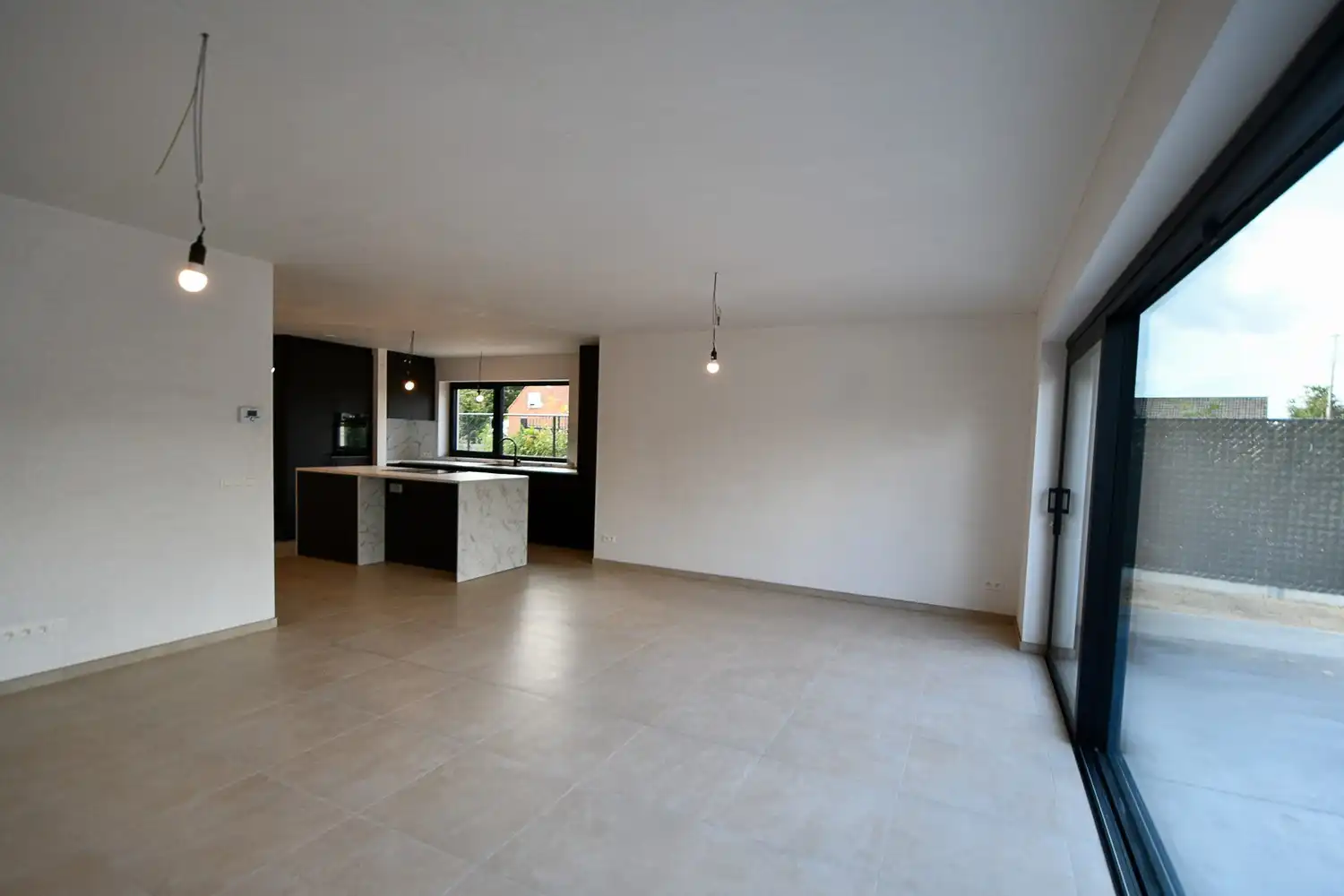 Instapklare nieuwbouwwoning met 4 slaapkamers en hoge afwerkingsgraad foto 6