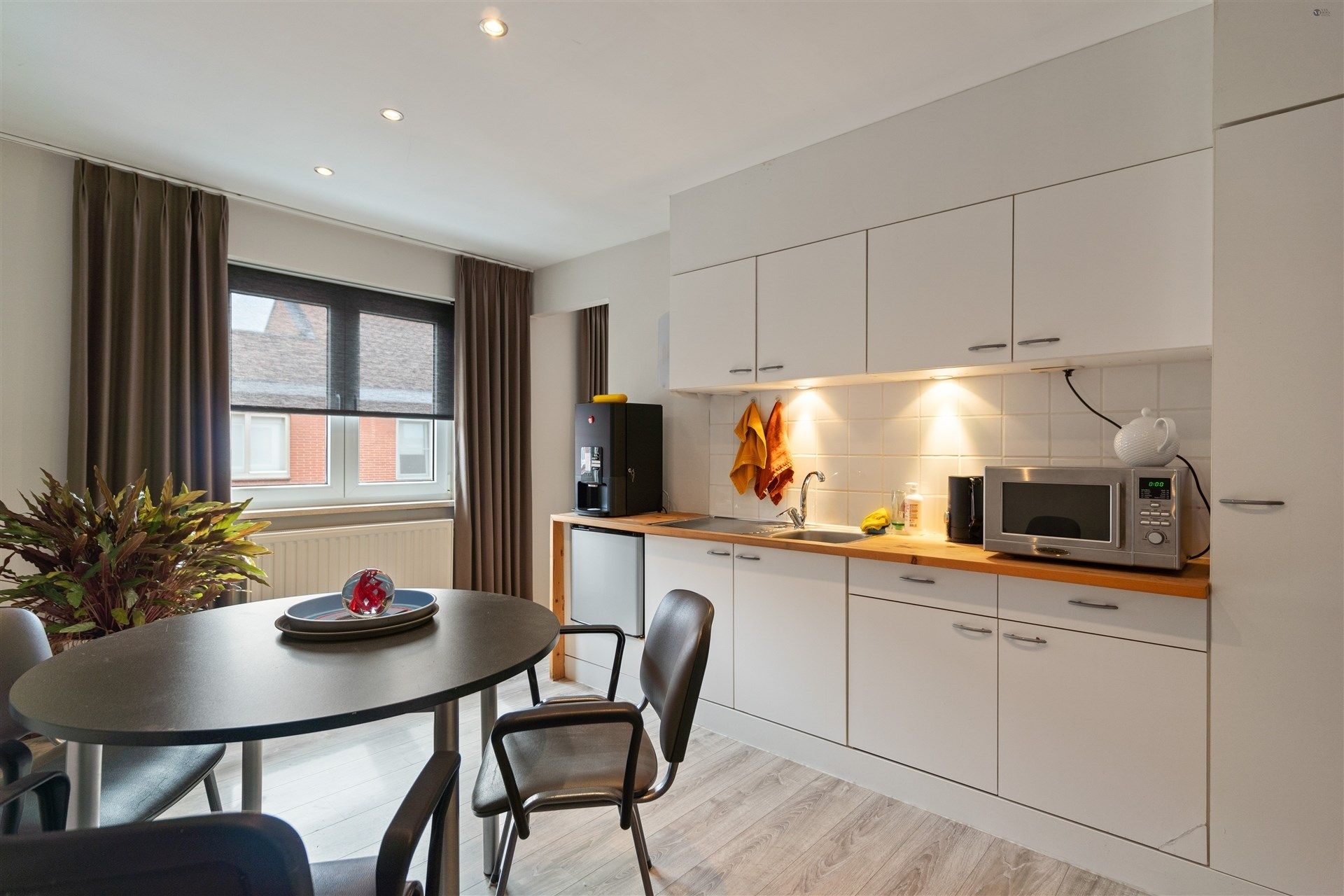 degelijk onderhouden atelier + woonst foto 16