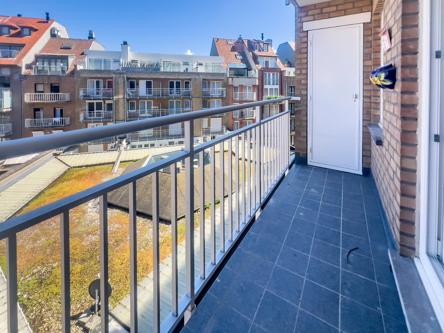Aangenaam en zonnig  2 slaapkamer appartement in de Lippenslaan, nabij het Van Bunnenplein en de zeedijk.  foto 10