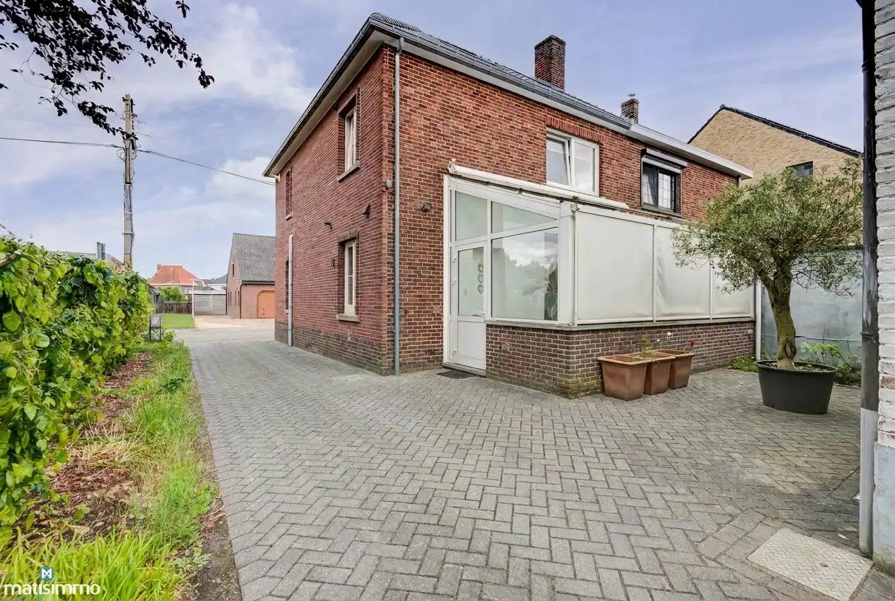 INSTAPKLARE GEZINSWONING MET TWEE SLAAPKAMERS NABIJ HET CENTRUM VAN BILZEN foto 24