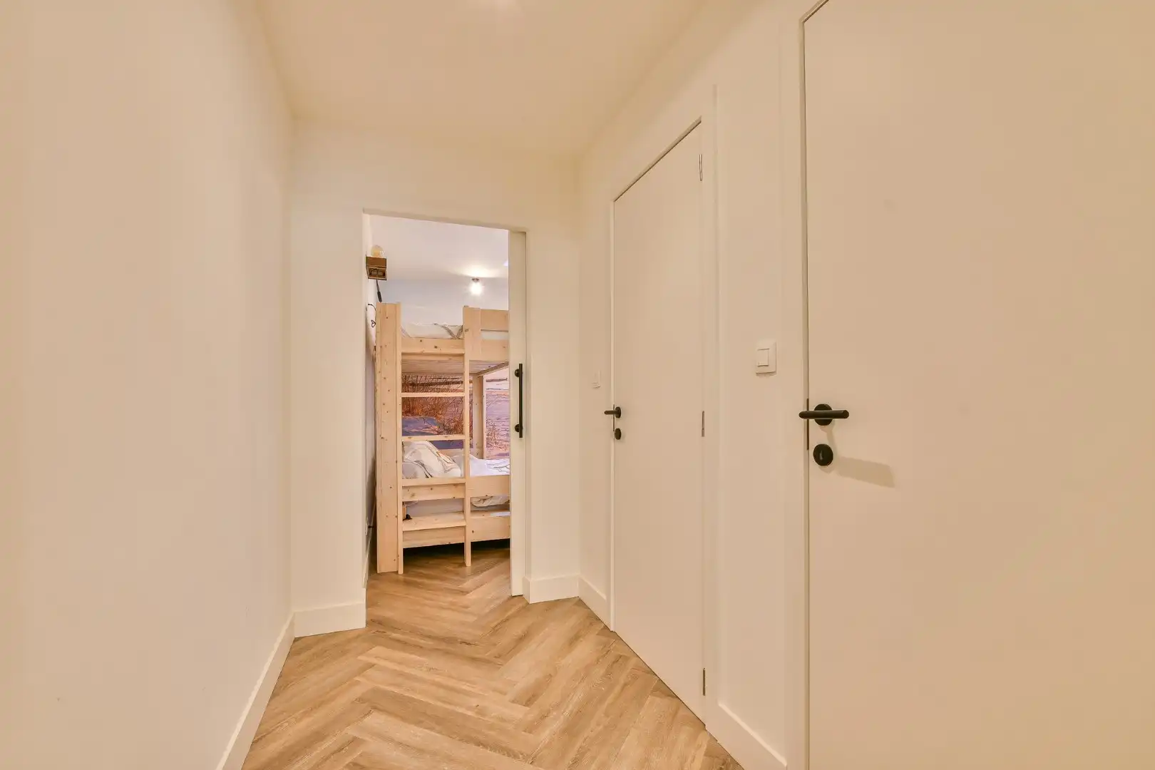 Volledig vernieuwd appartement te koop - achterkant zeedijk Wenduine! foto 8