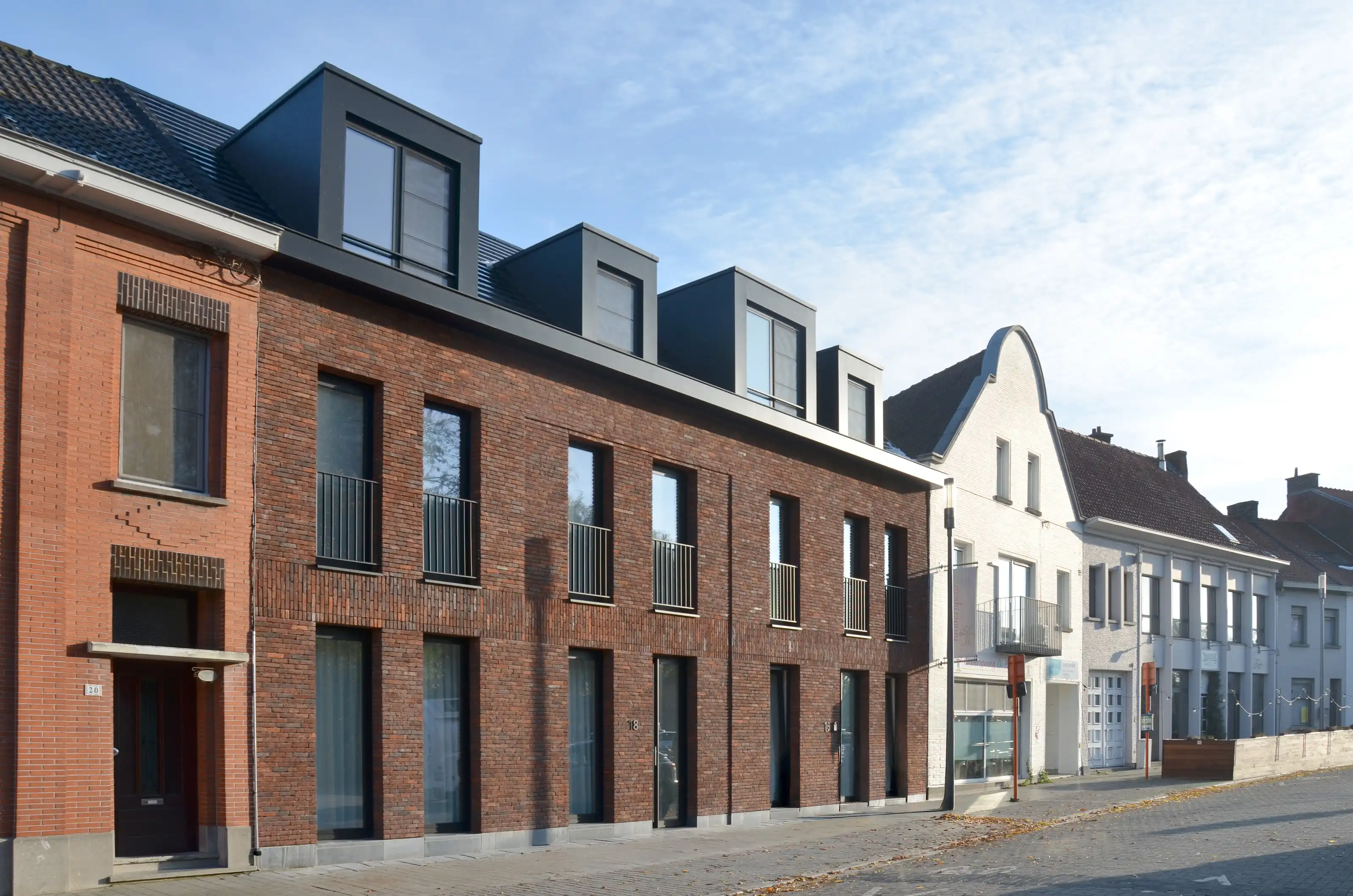 Nieuwbouwappartement te koop in Marke met 2 slaapkamers, zeer ruim terras van 50m² en een ruime woonoppervlakte foto {{pictureIndex}}