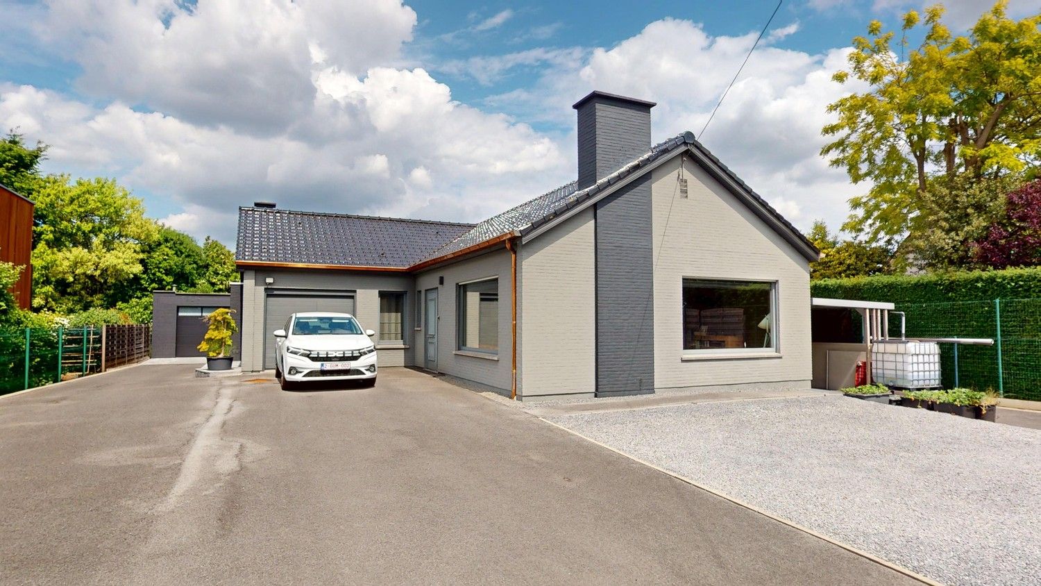 Hoofdfoto van de publicatie: Gerenoveerde woning met bijgebouw en prachtige tuin – Ideaal voor rustzoekers of ondernemers!