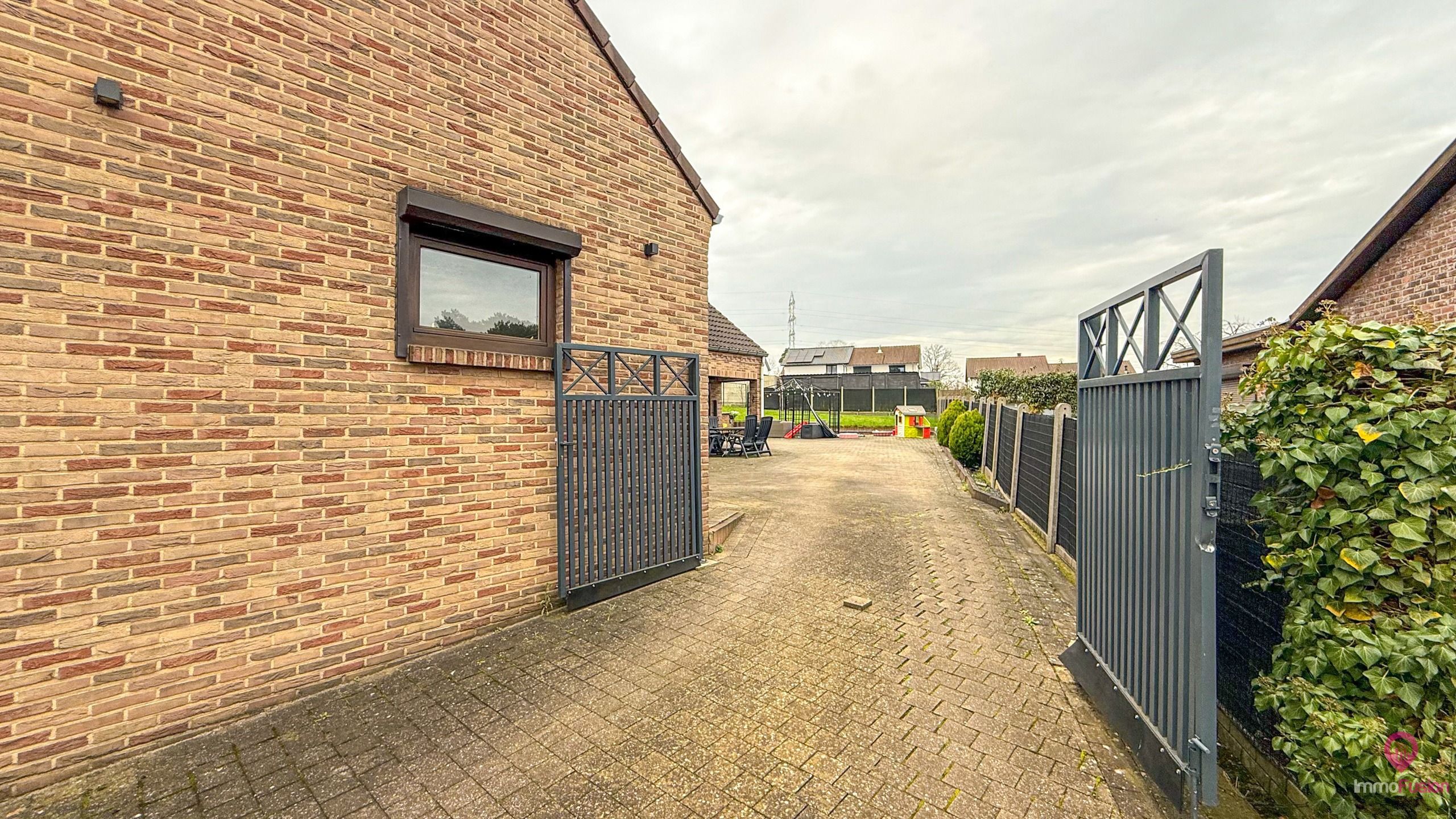 Woning 4 slpk met commerciële vergunning op centrale ligging foto 41