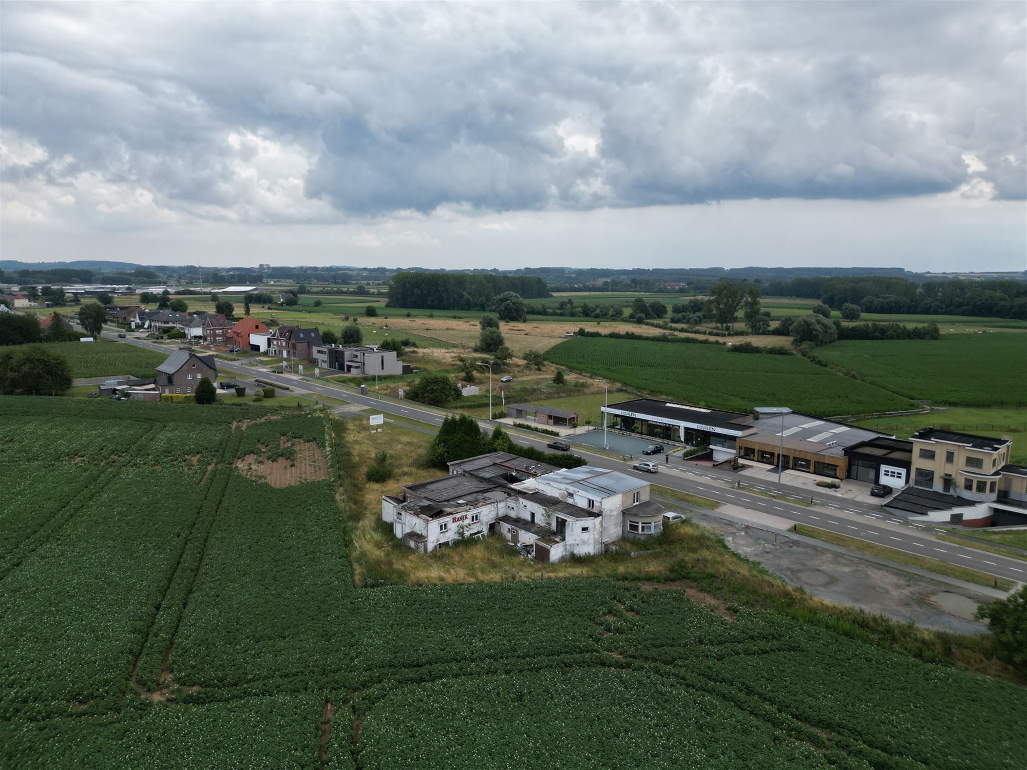 Strategisch gelegen handelspand met woonst te Voorde met een oppervlakte van 2172m² foto 12