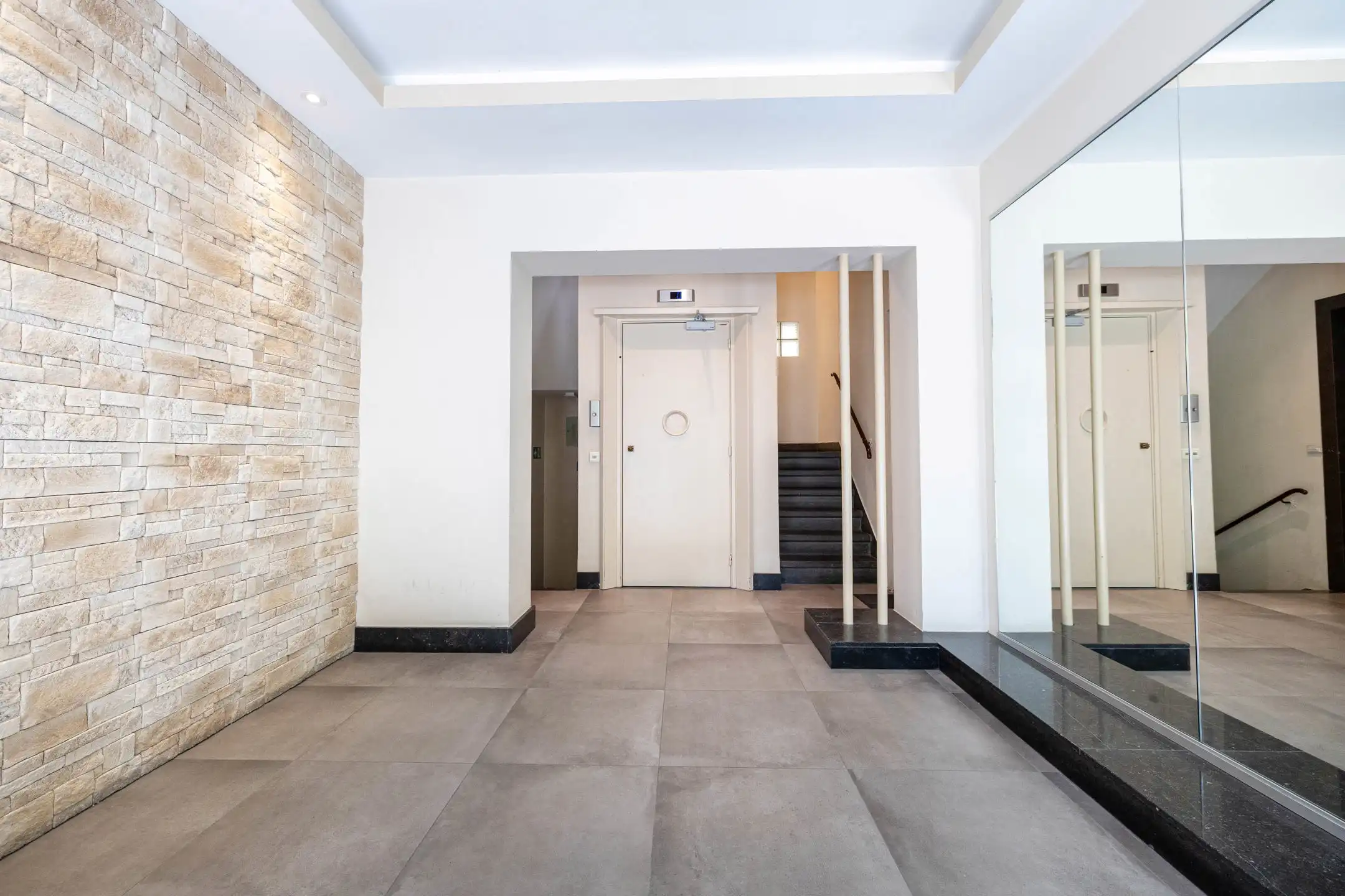 Ruim appartement met 2 slaapkamers – Ukkel, Ter Kamerenbos foto 5