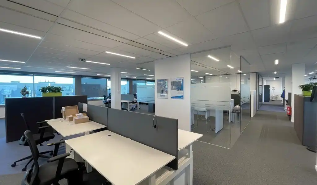 Gelijkvloers kantoor te huur in The Sage in Berchem foto 6