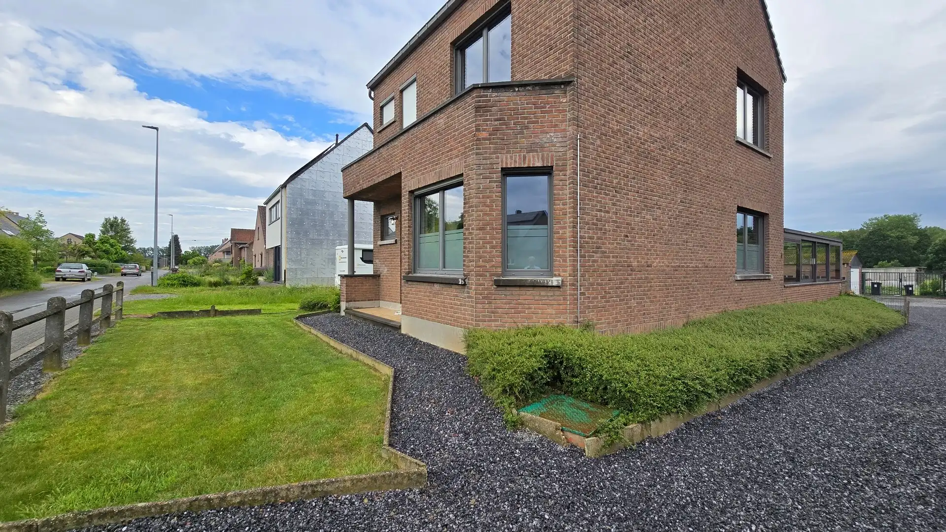 Karaktervolle Vrijstaande Woning met Veranda, Ruime Tuin en Vrijstaande Garage in Veltem-Beisem foto 4