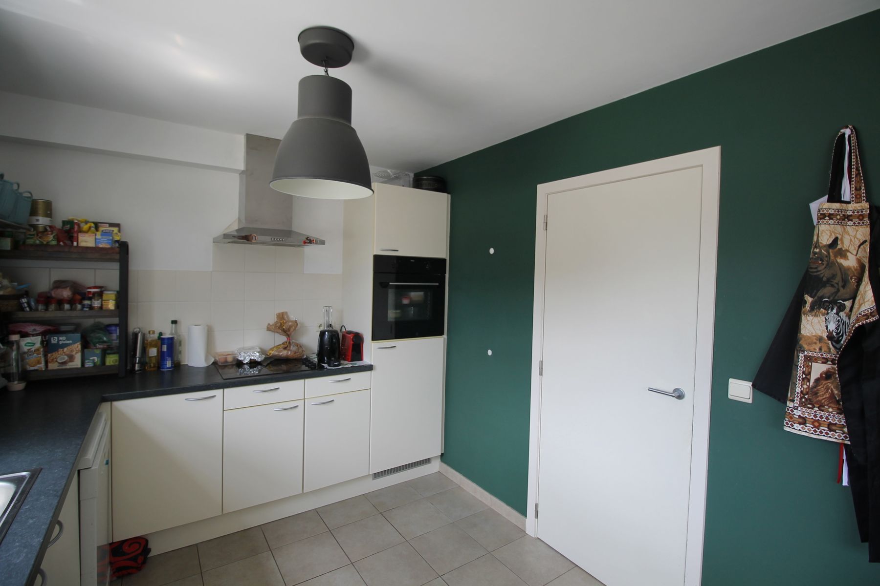 Een appartement op de 1ste verdieping met 2 slaapkamers, terras en garage.  foto 5