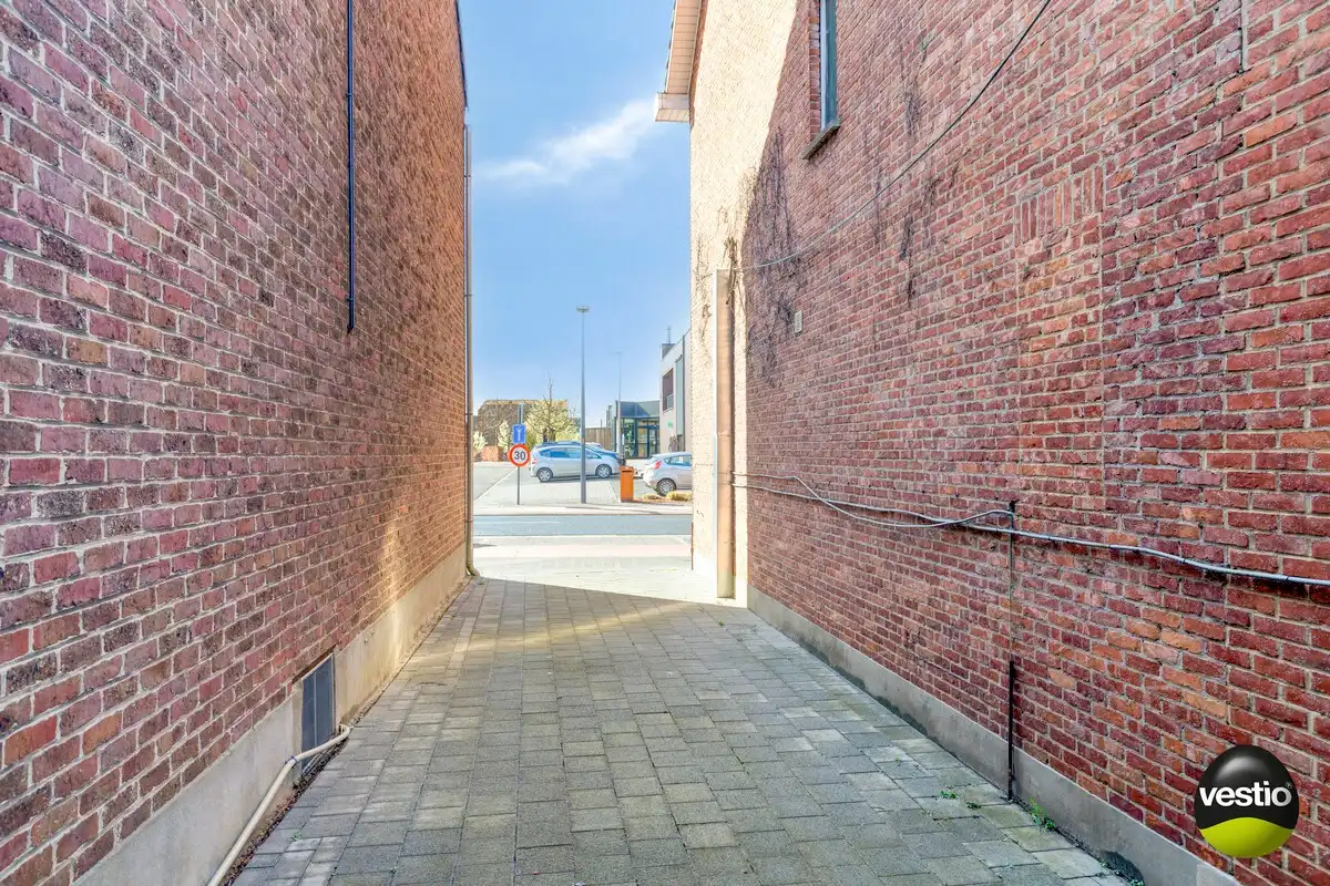 TE RENOVEREN WONING MET 3 SLAAPKAMERS EN GARAGE OP EEN RUIM PERCEEL VAN  8A 29CA IN HARTJE NIEUWERKERKEN foto 34