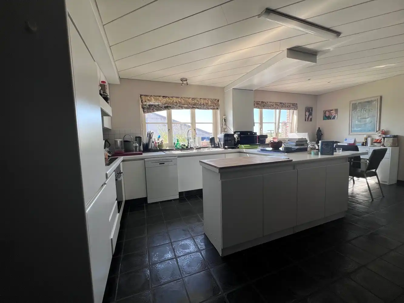 Ruime villa met 5 slaapkamers en loods foto 4