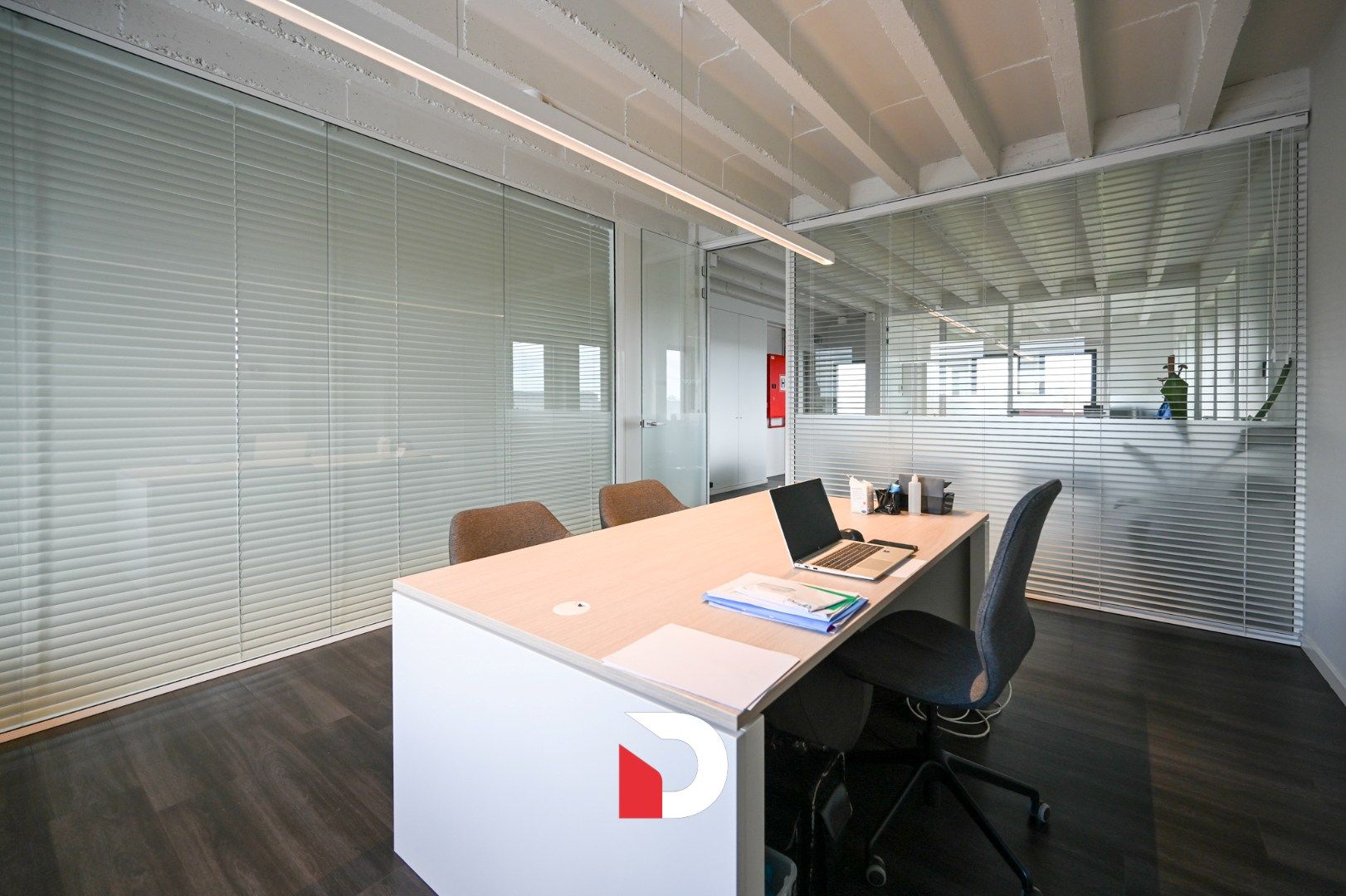 Instapklare (nieuwbouw)kantoorruimte (326m²) op zichtlocatie te Brugge foto 9